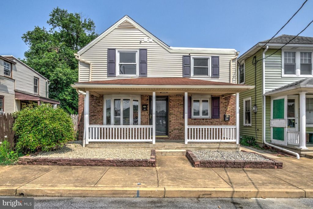 Photo of 323 S Cherry Street, MANHEIM, PA 17545 (MLS # PALA2055614)