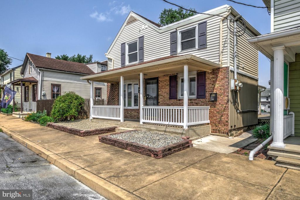 Photo of 323 S Cherry Street, MANHEIM, PA 17545 (MLS # PALA2055614)