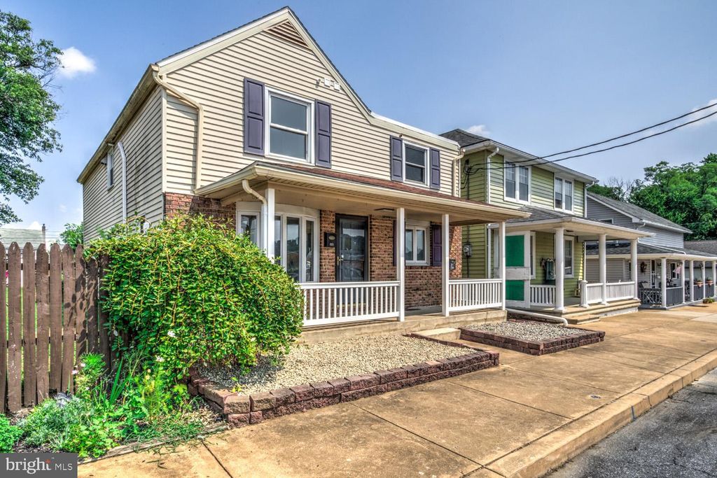 Photo of 323 S Cherry Street, MANHEIM, PA 17545 (MLS # PALA2055614)