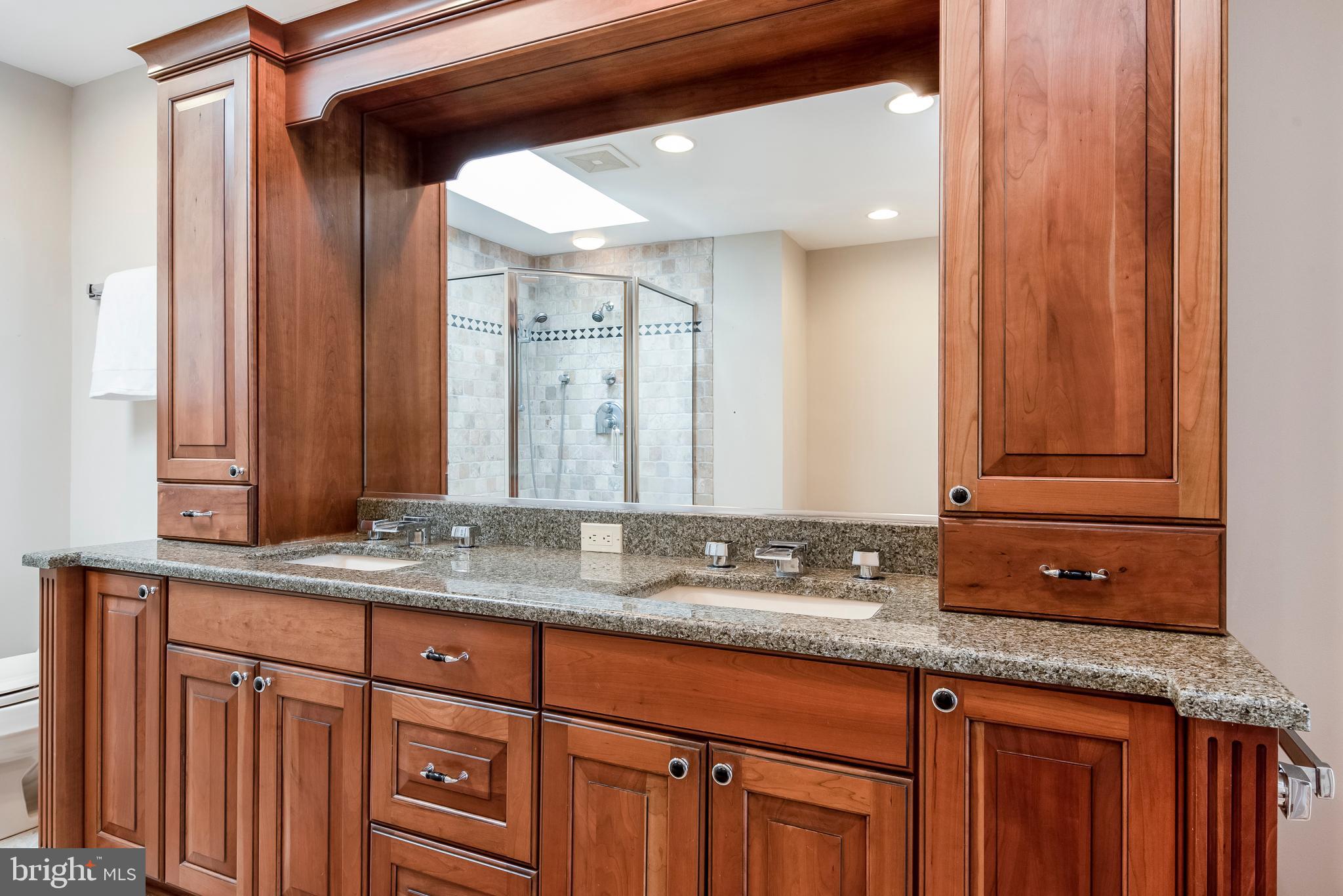 TWIN HARBORS - Residential