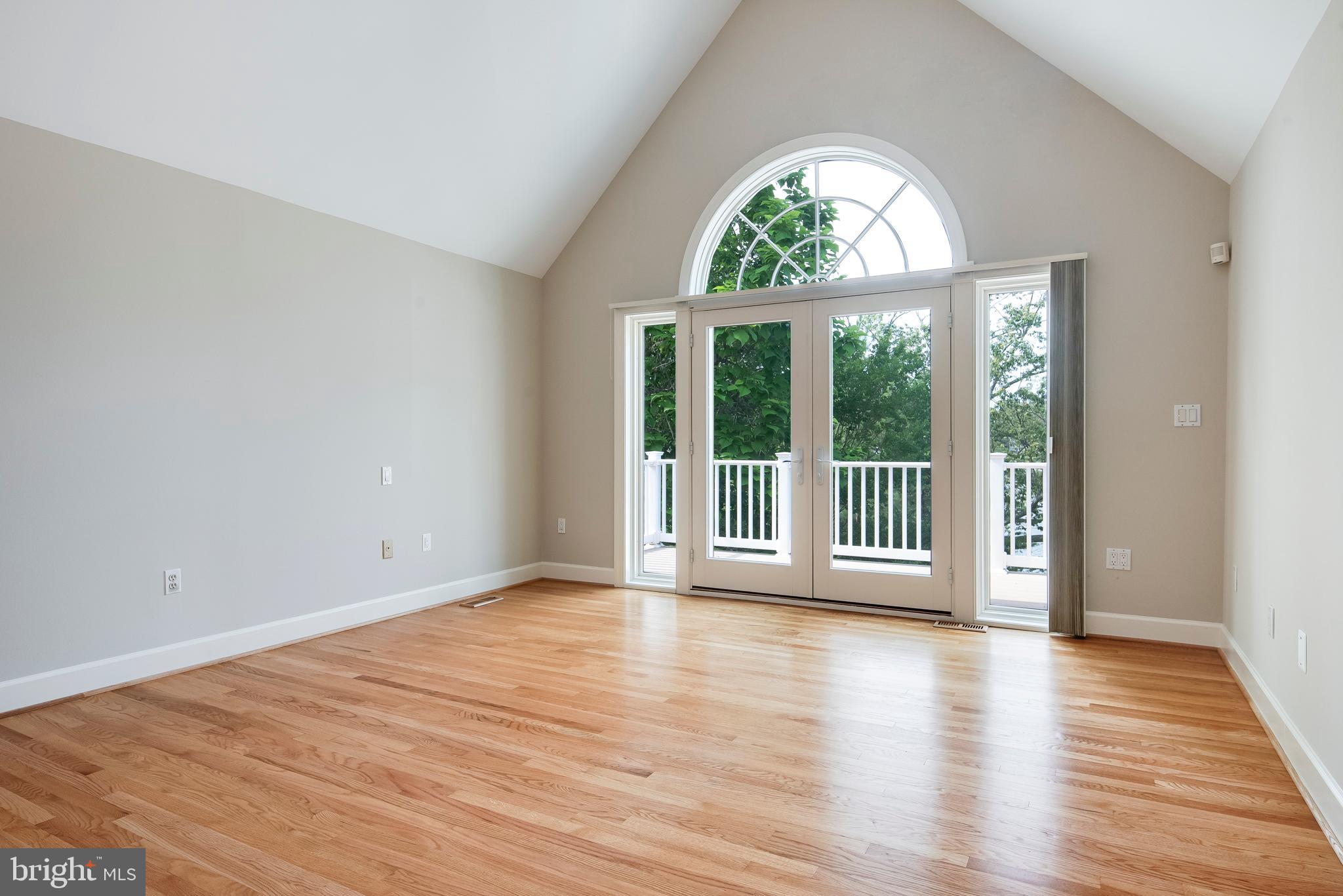 TWIN HARBORS - Residential