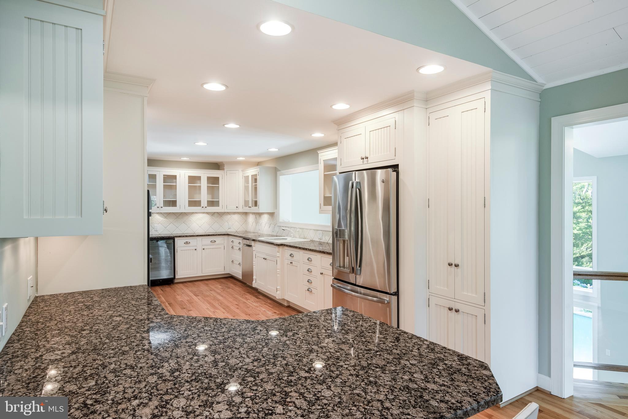 TWIN HARBORS - Residential