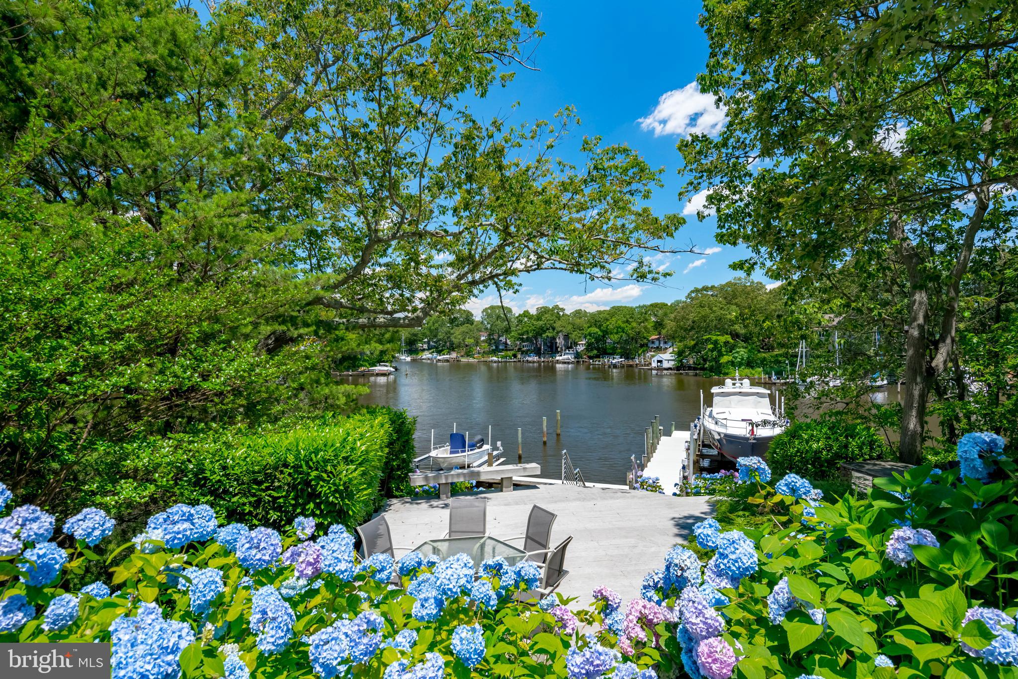 TWIN HARBORS - Residential