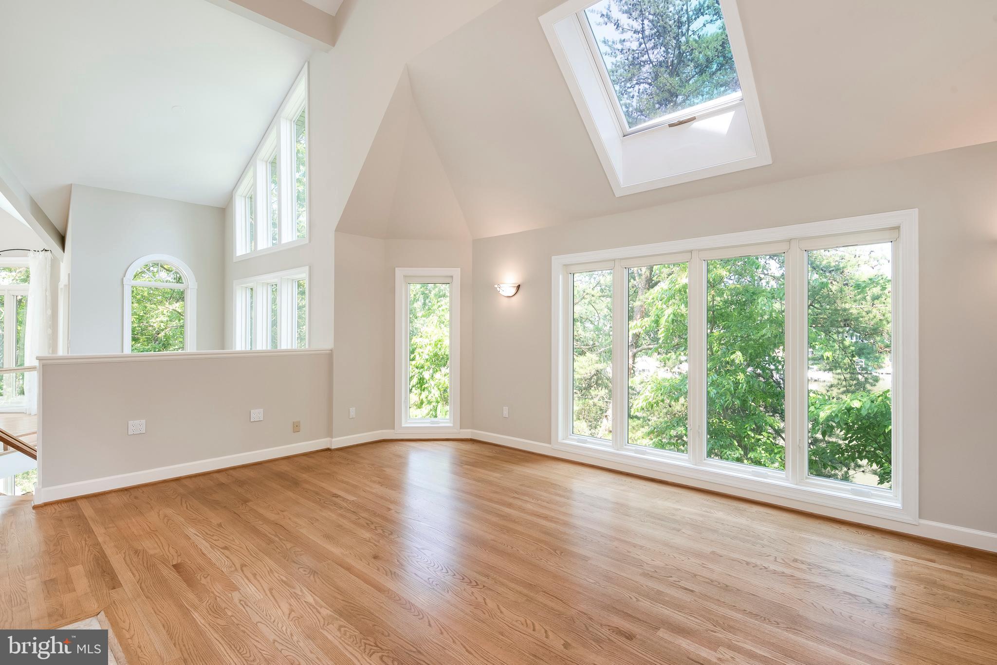 TWIN HARBORS - Residential