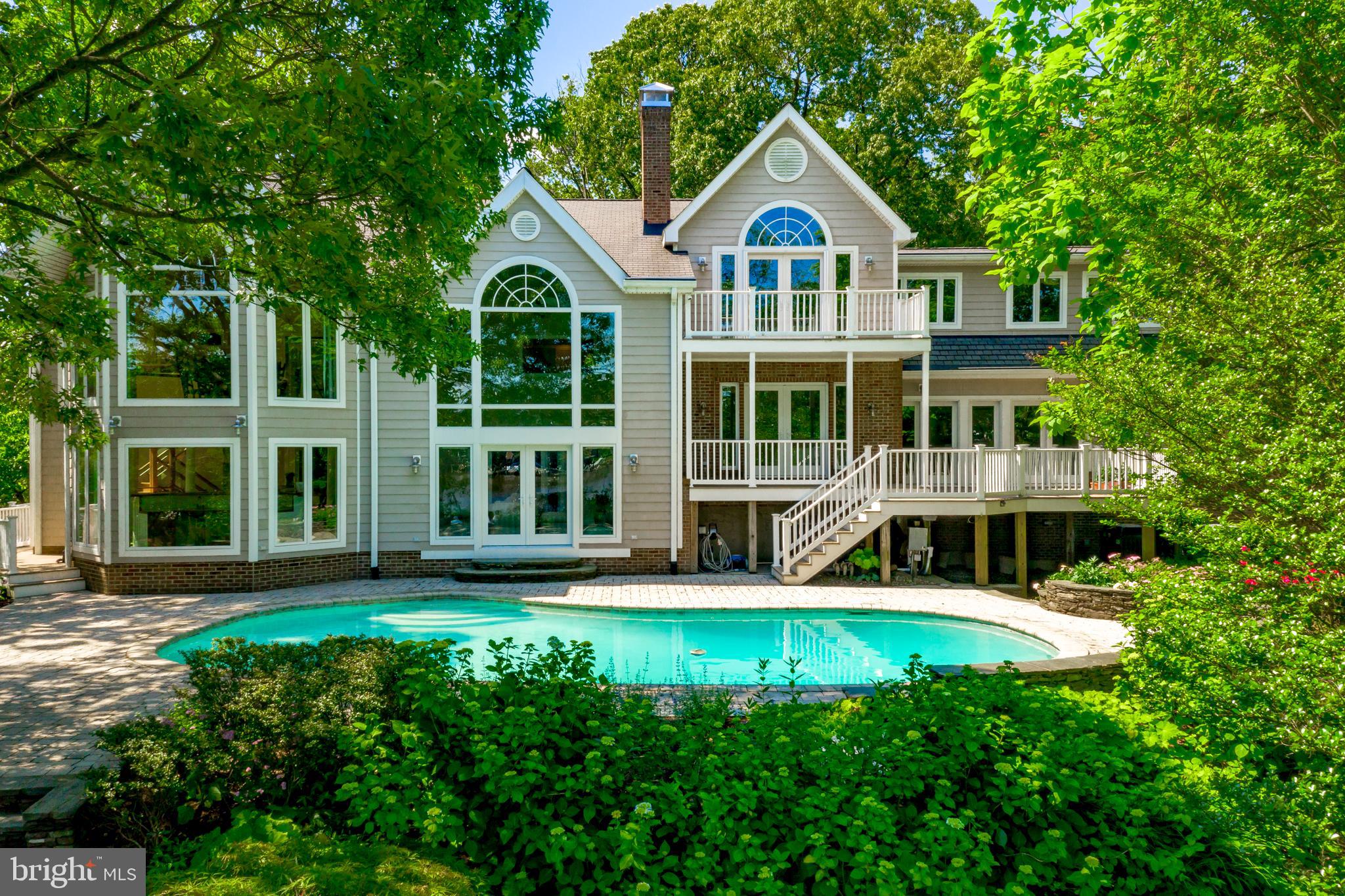 TWIN HARBORS - Residential