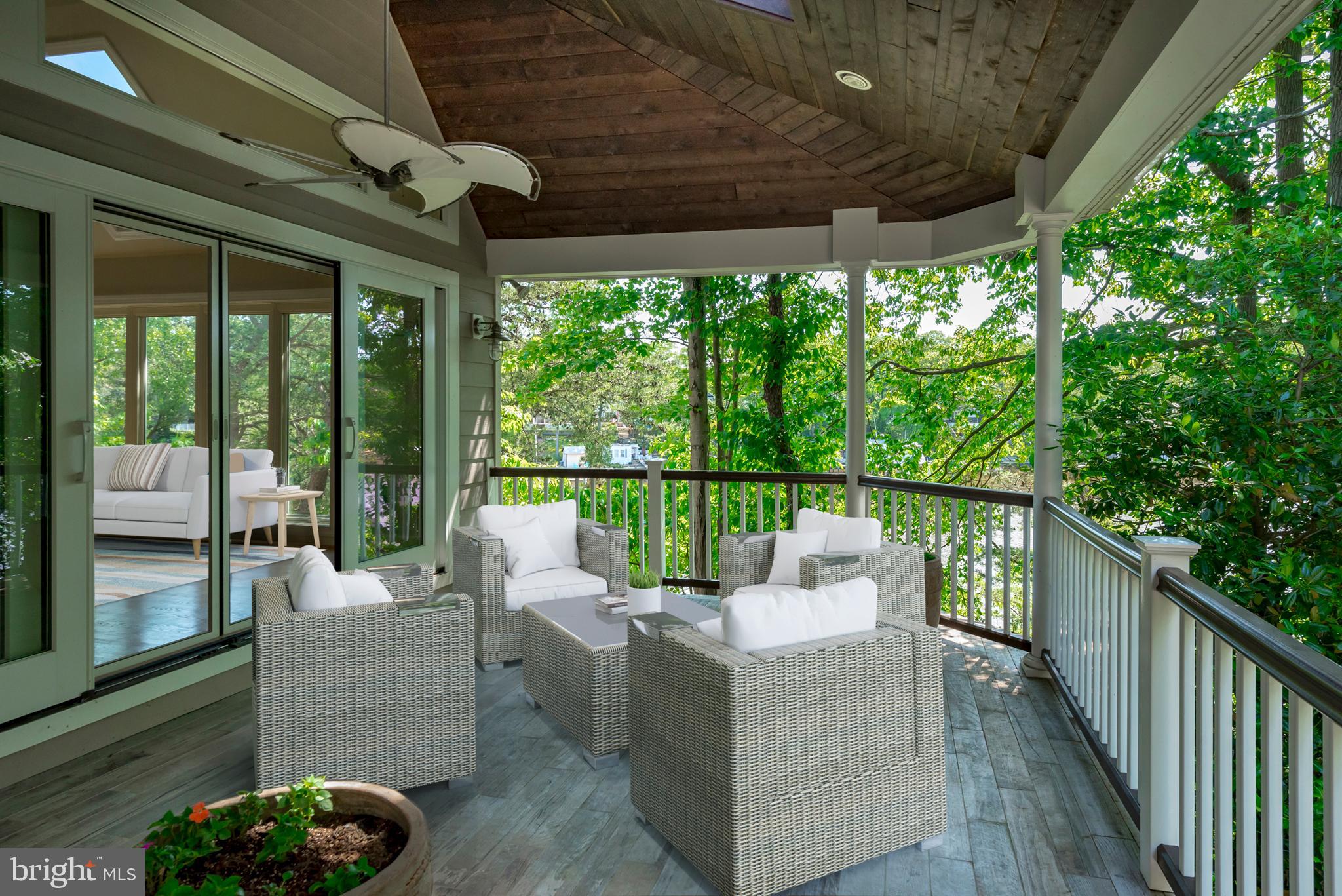 TWIN HARBORS - Residential