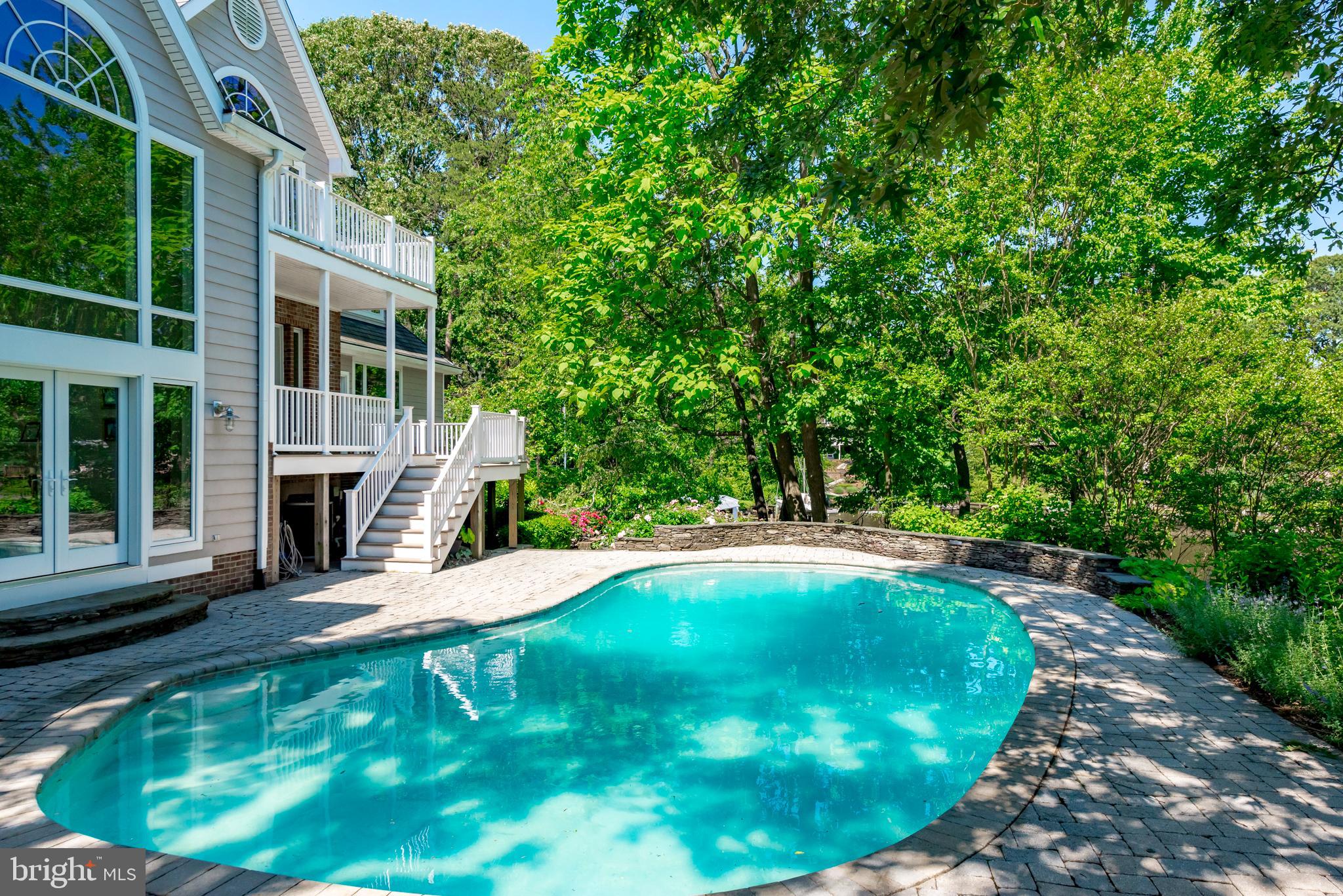 TWIN HARBORS - Residential