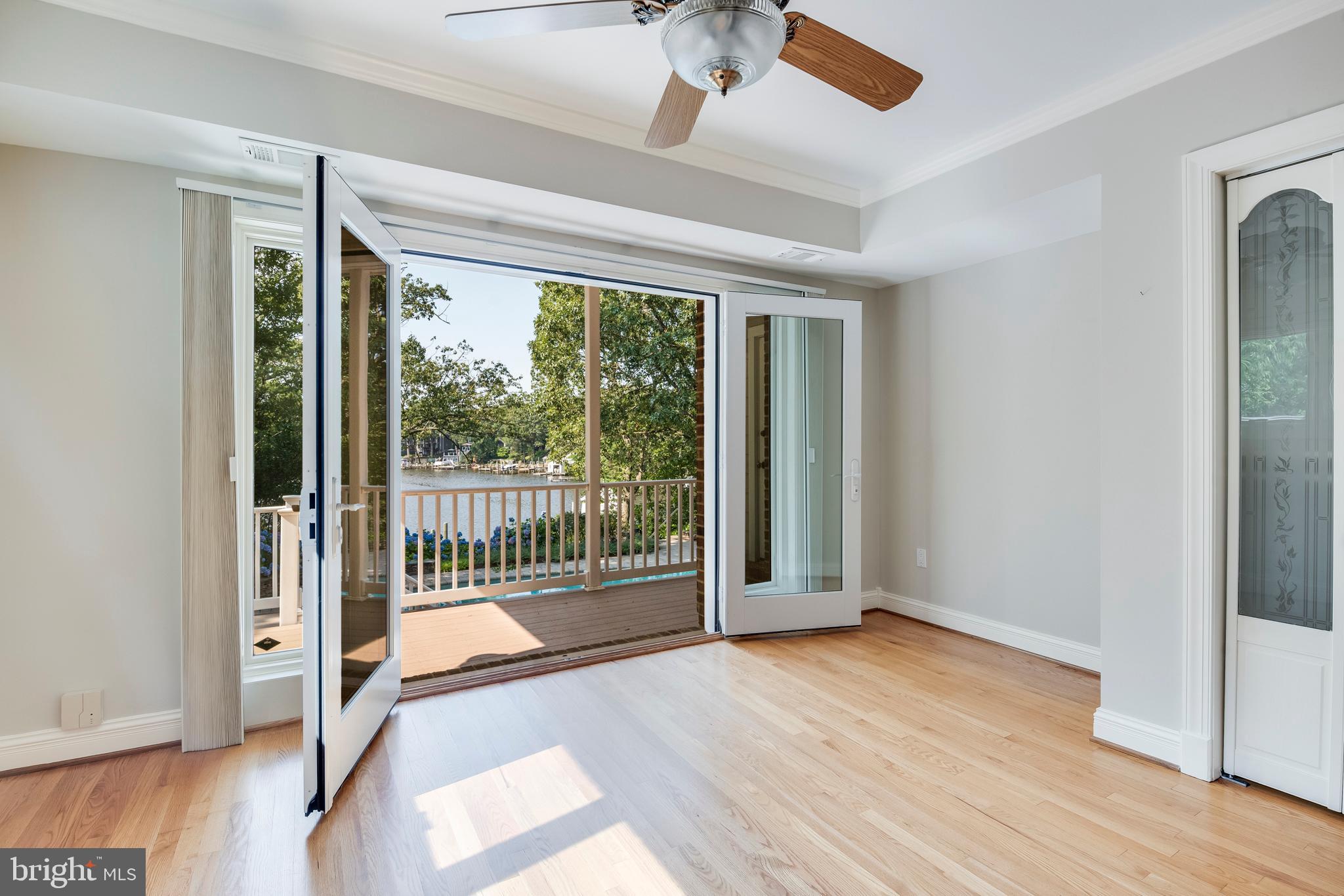 TWIN HARBORS - Residential