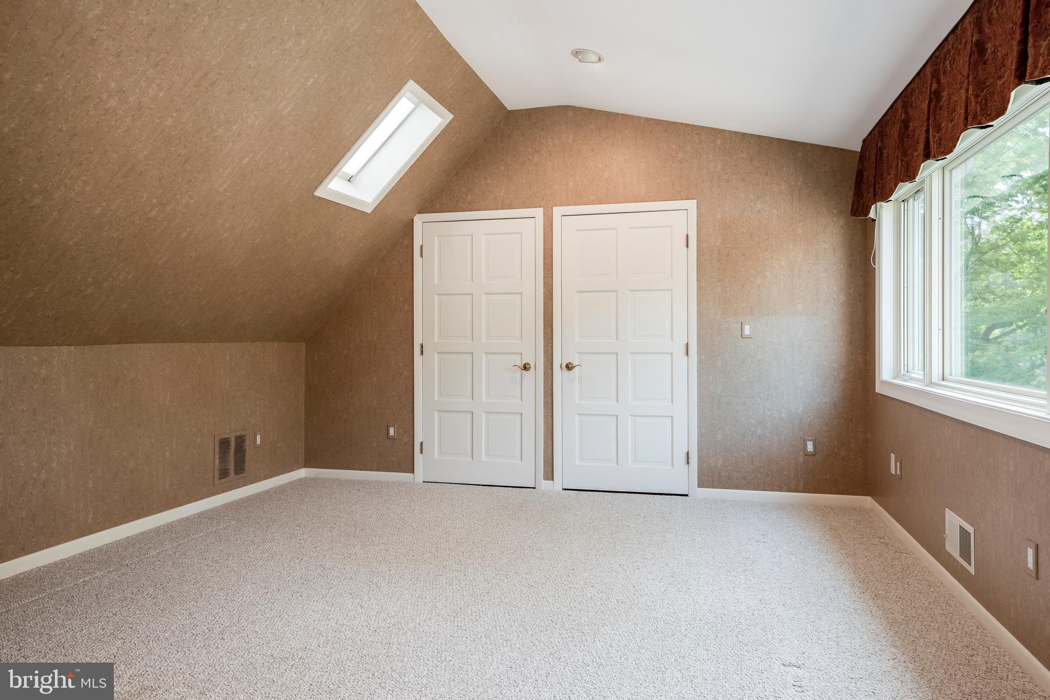 TWIN HARBORS - Residential