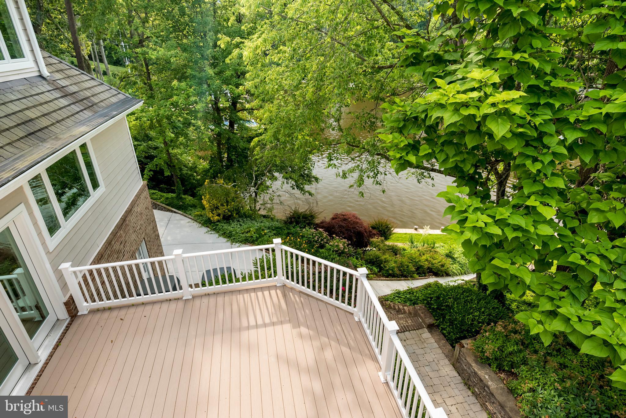 TWIN HARBORS - Residential