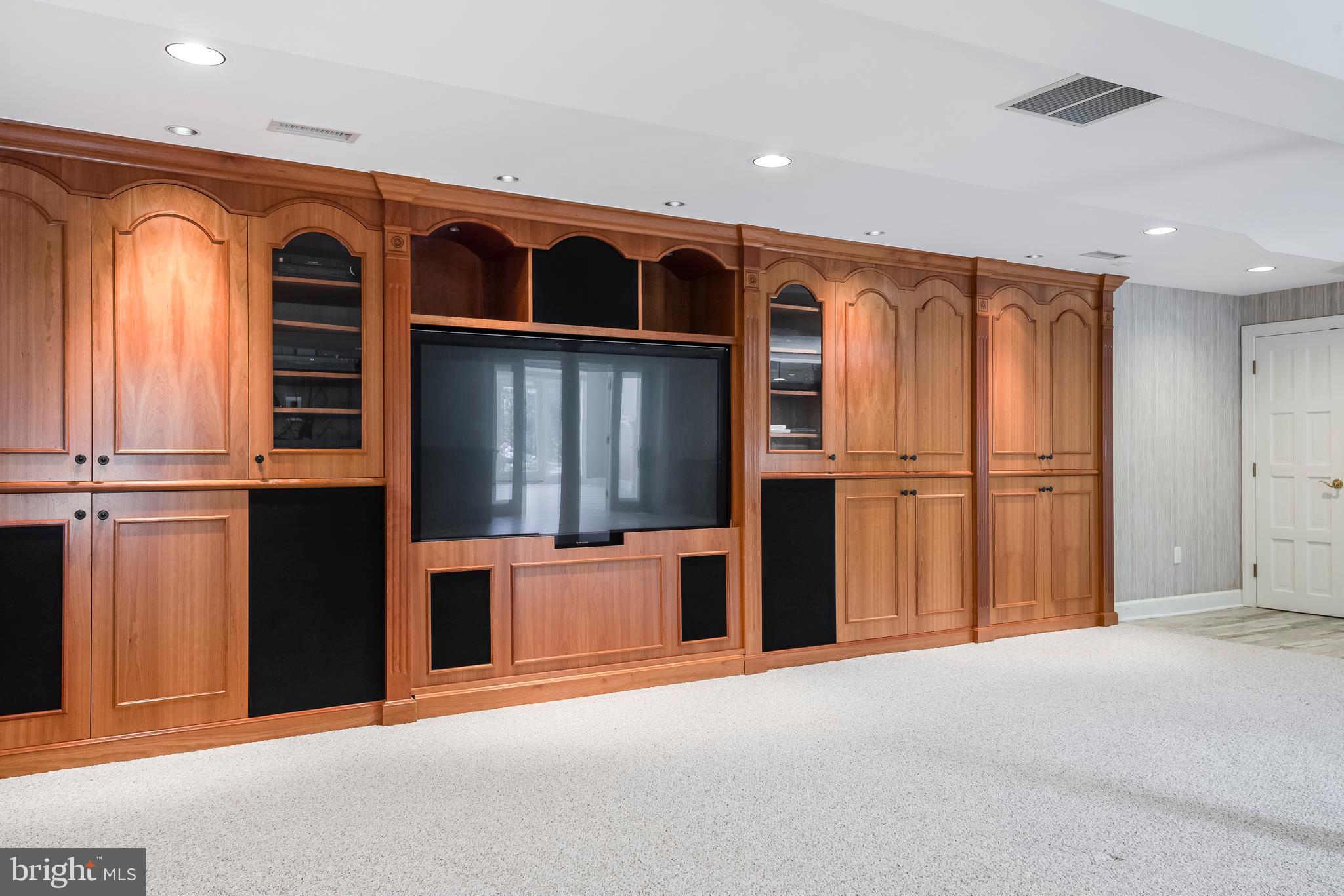 TWIN HARBORS - Residential