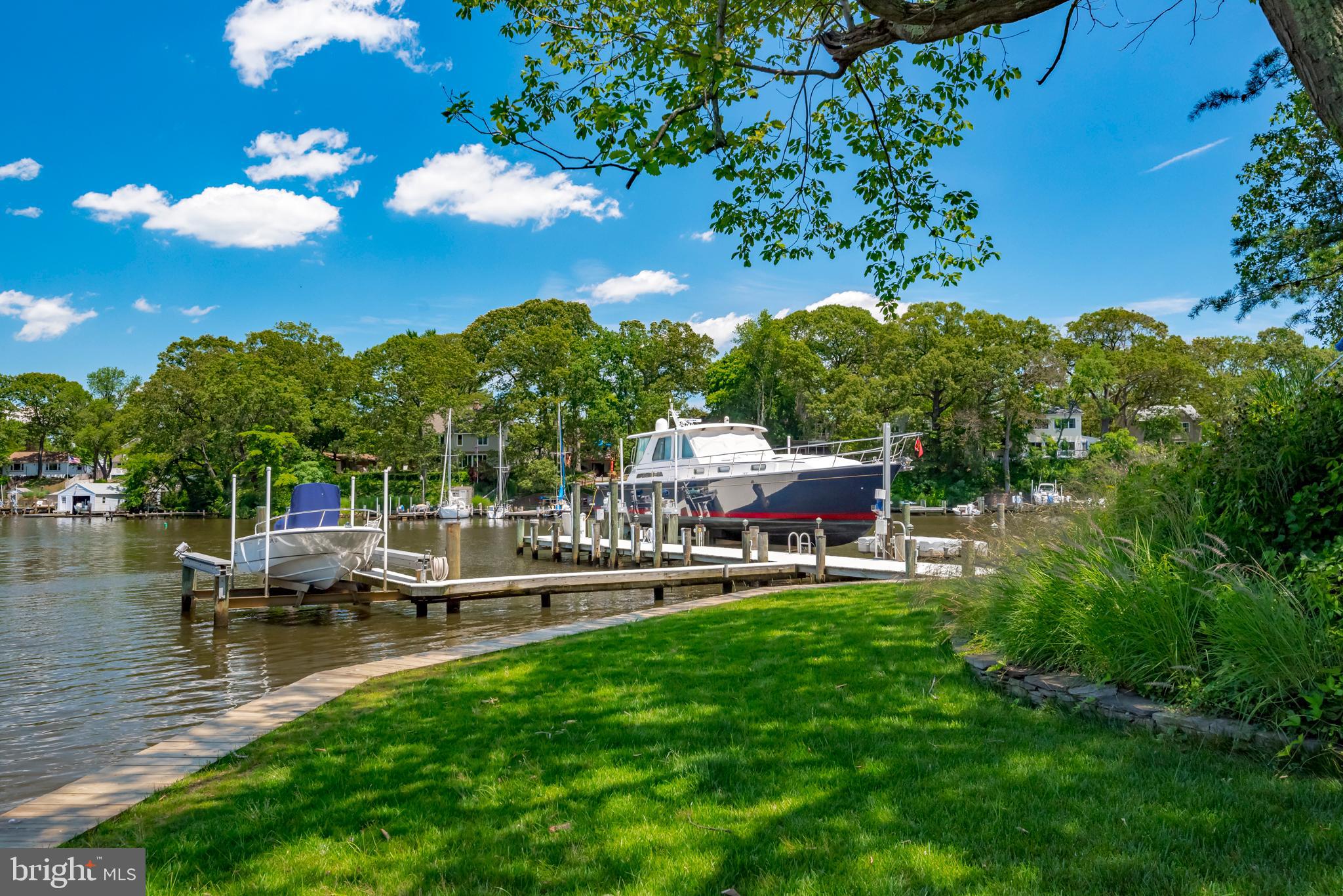 TWIN HARBORS - Residential