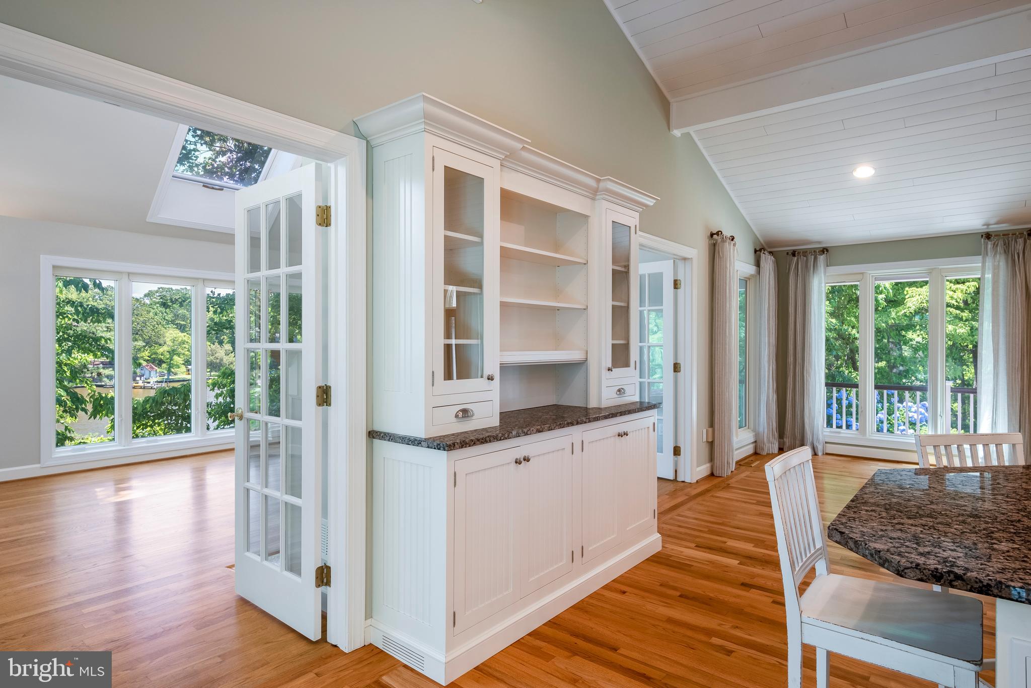 TWIN HARBORS - Residential