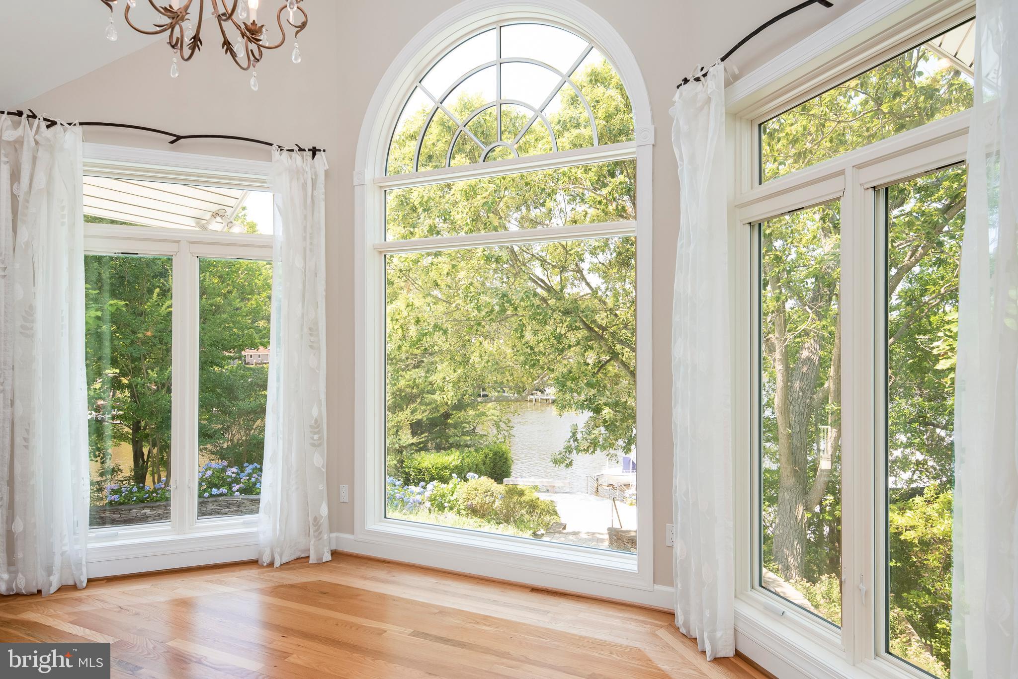 TWIN HARBORS - Residential