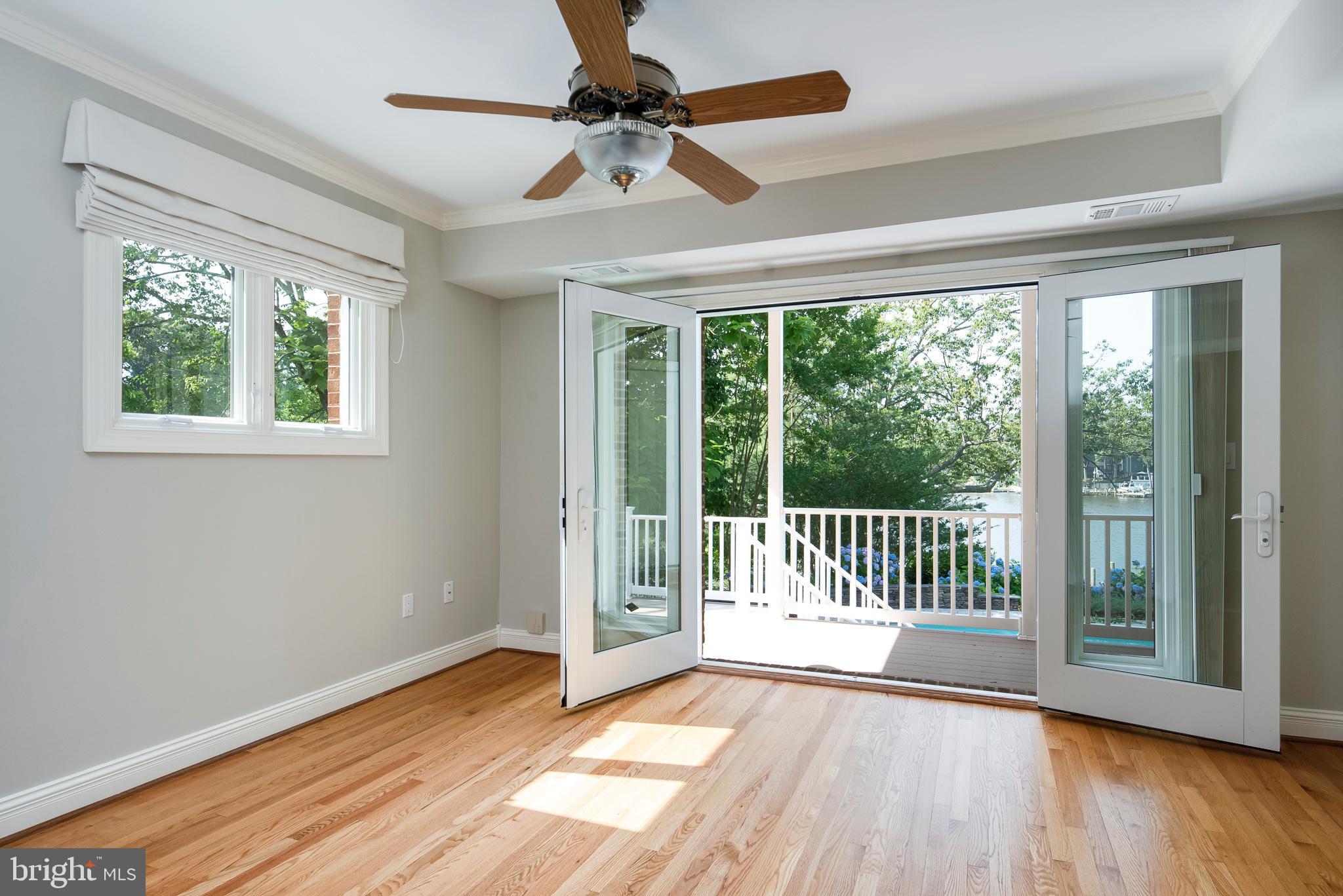 TWIN HARBORS - Residential