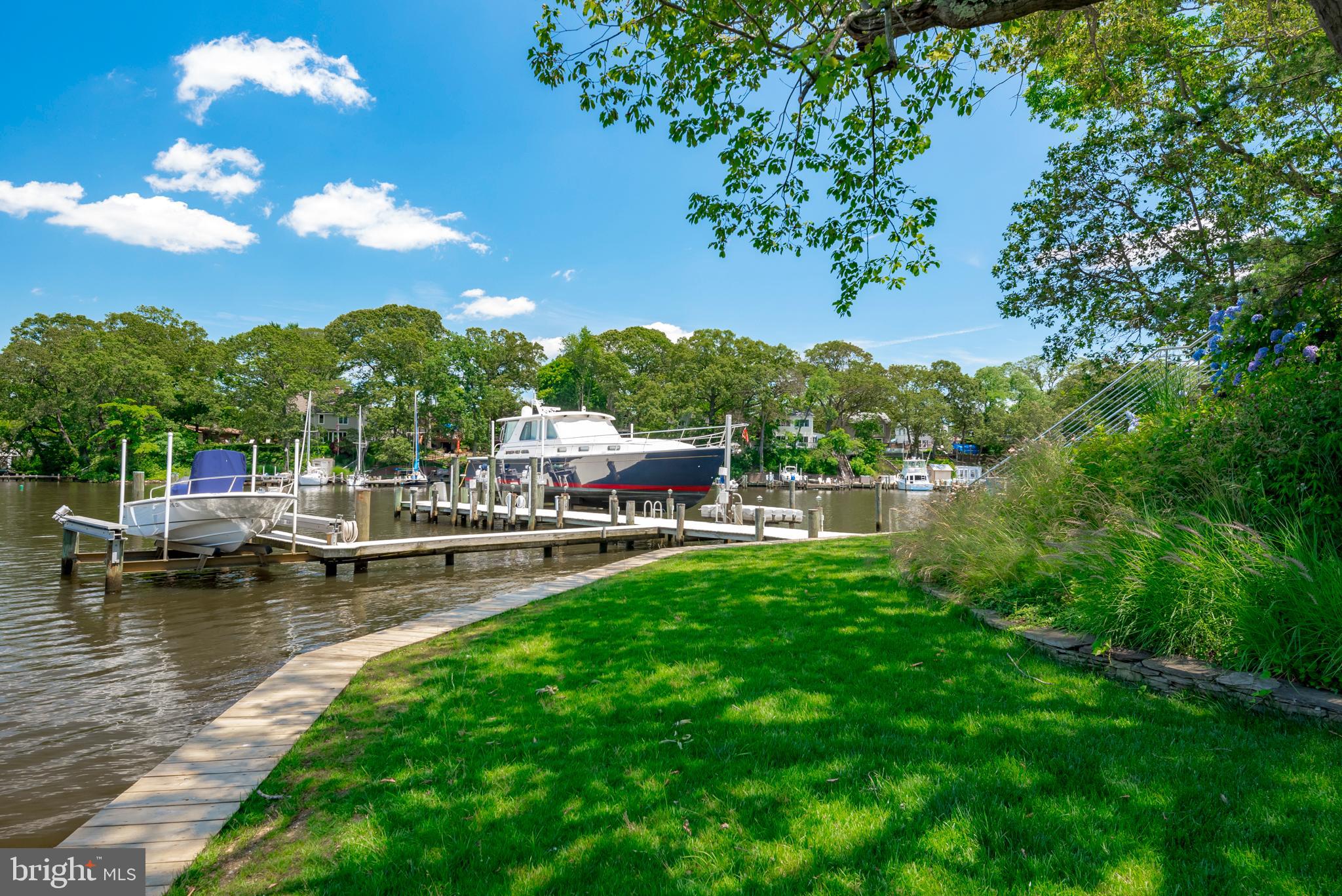 TWIN HARBORS - Residential