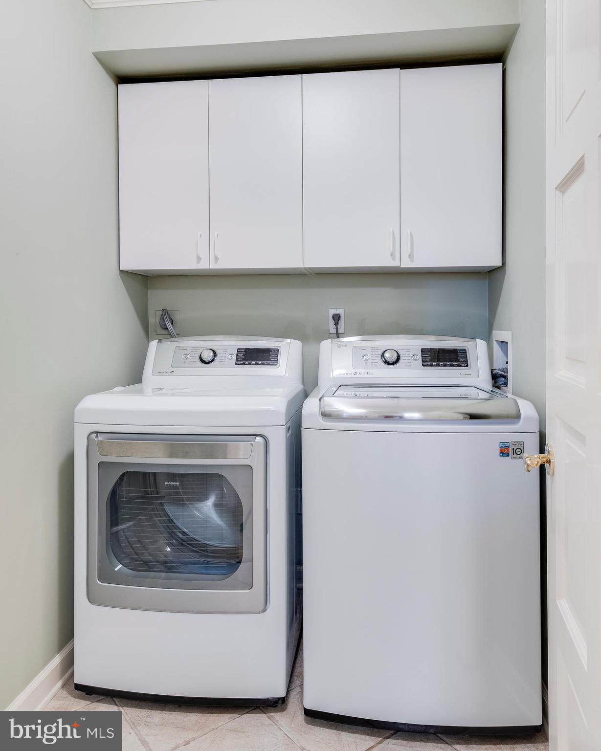 TWIN HARBORS - Residential