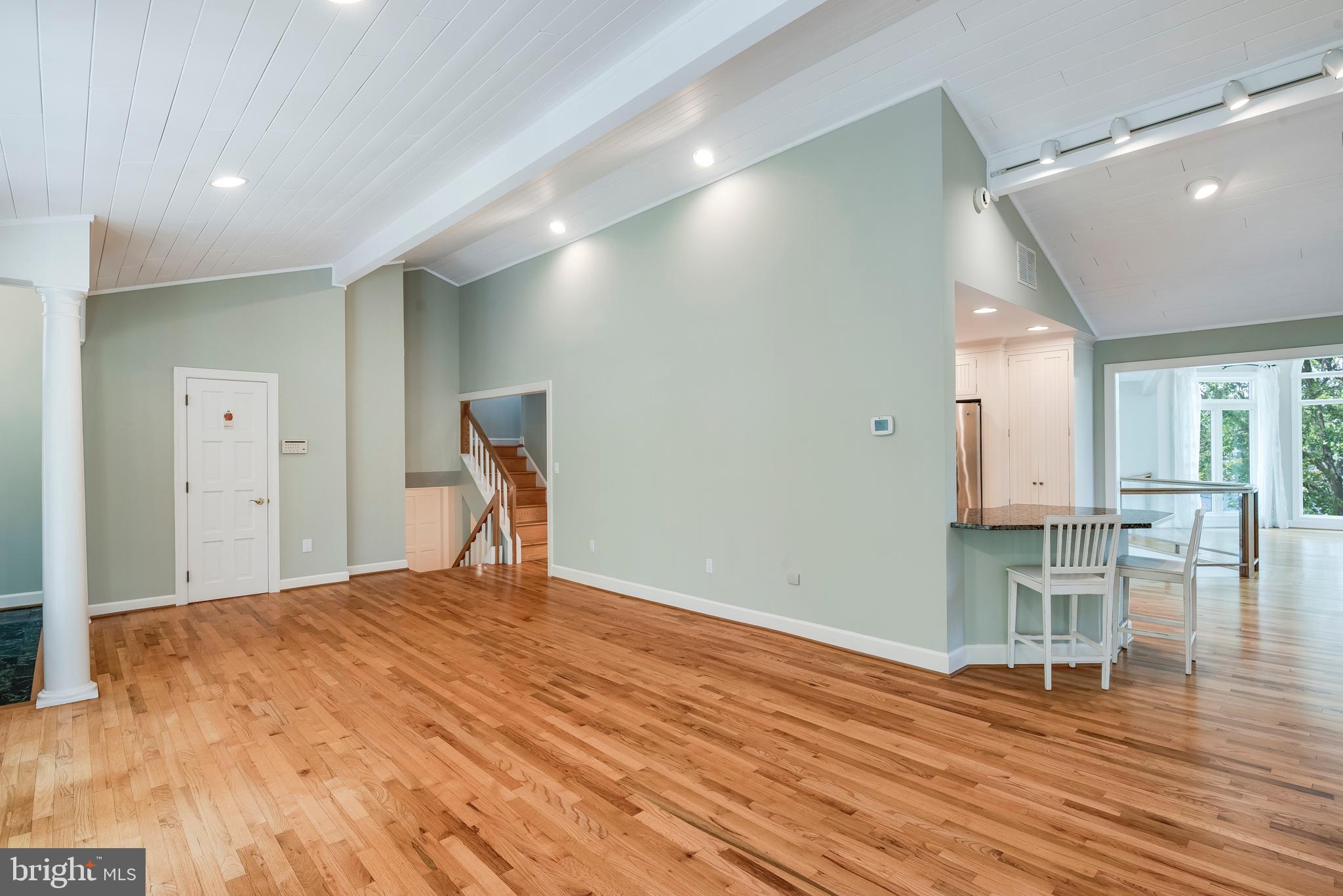 TWIN HARBORS - Residential