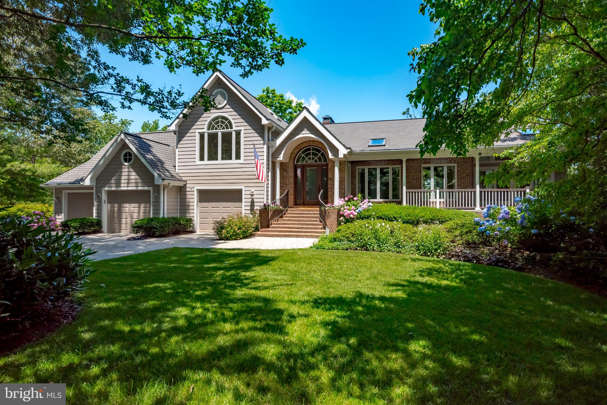 TWIN HARBORS - Residential