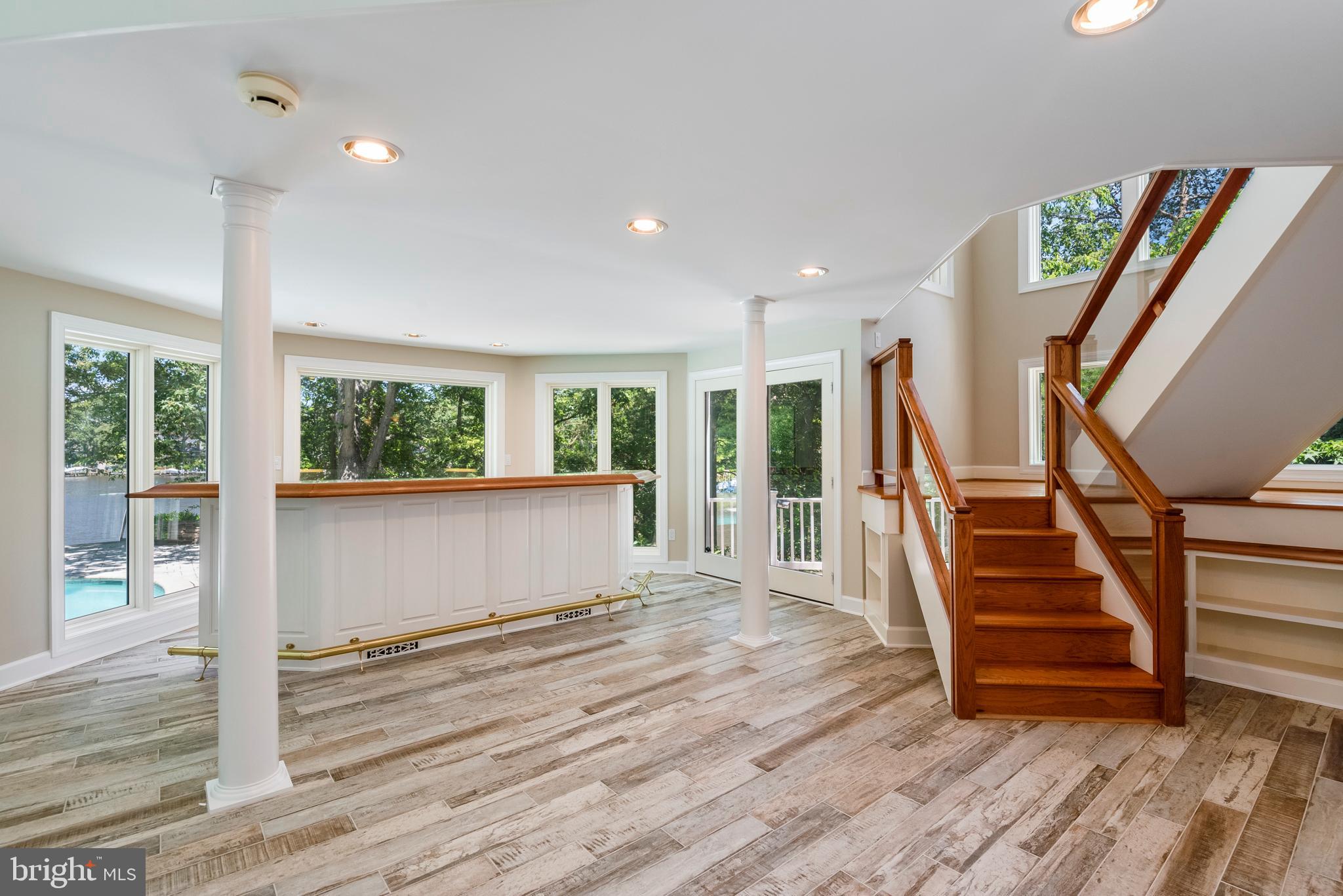 TWIN HARBORS - Residential