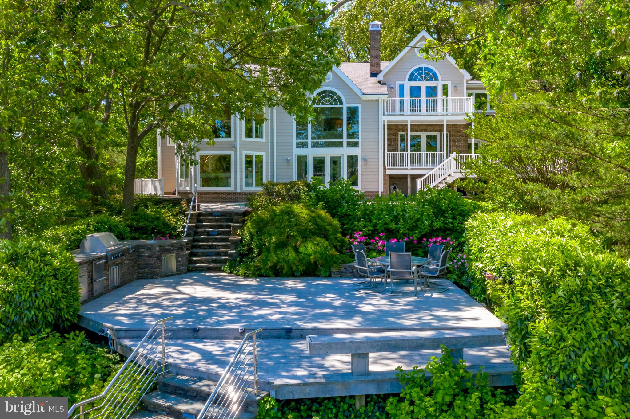 TWIN HARBORS - Residential