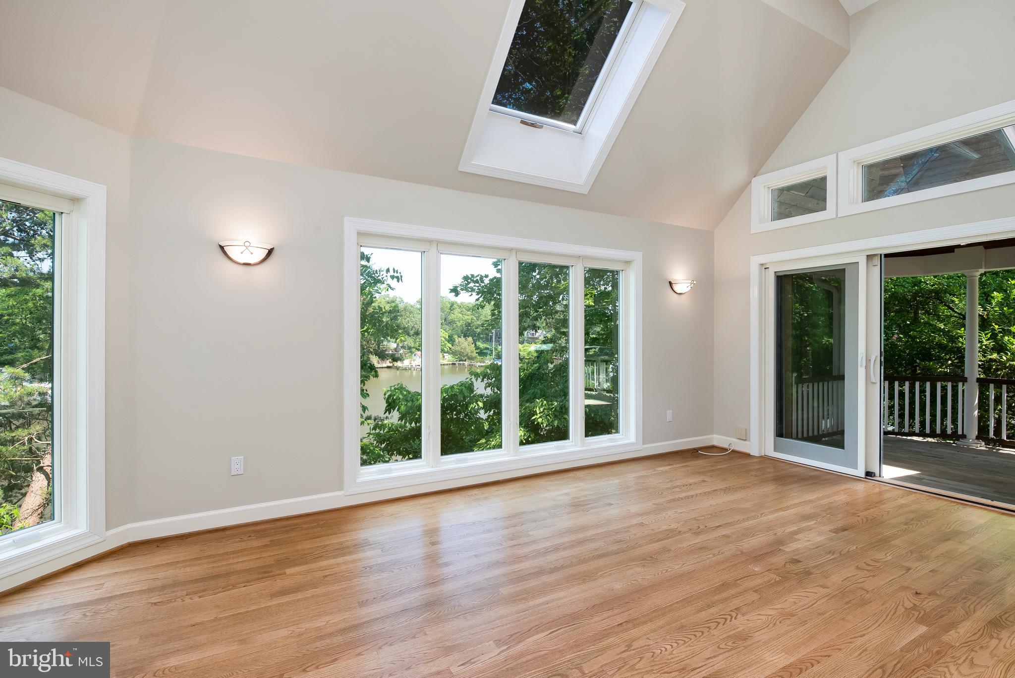 TWIN HARBORS - Residential