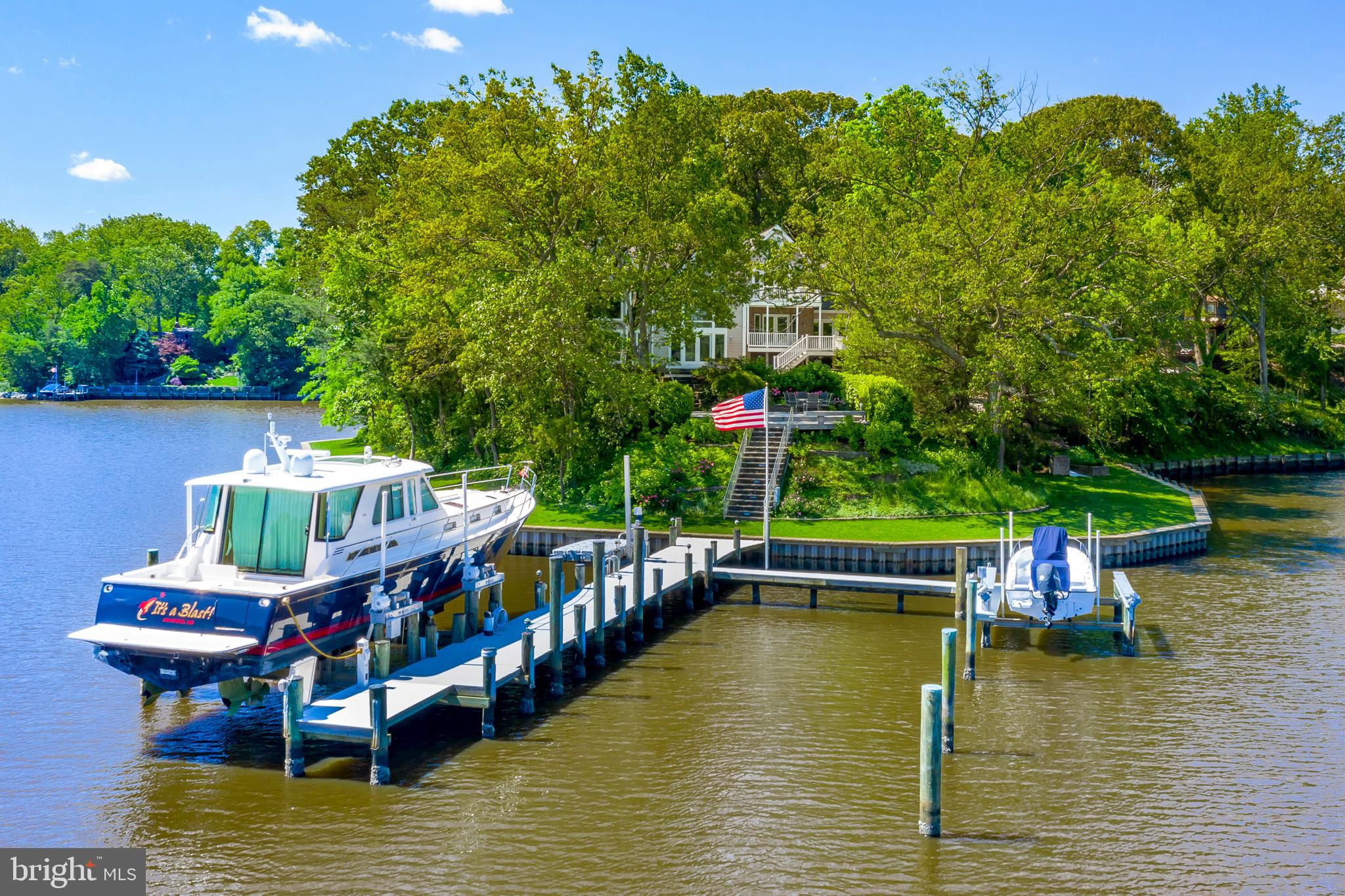 TWIN HARBORS - Residential