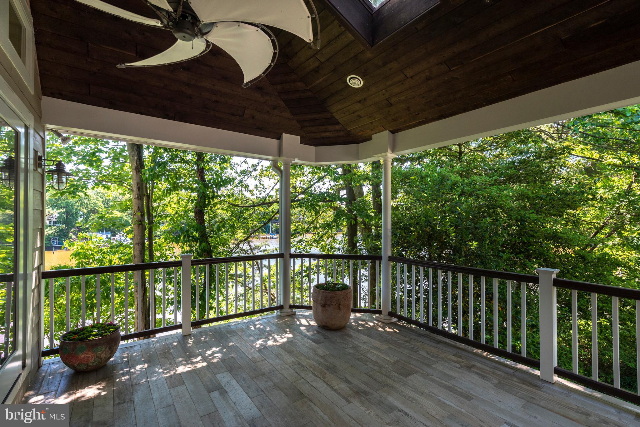 TWIN HARBORS - Residential