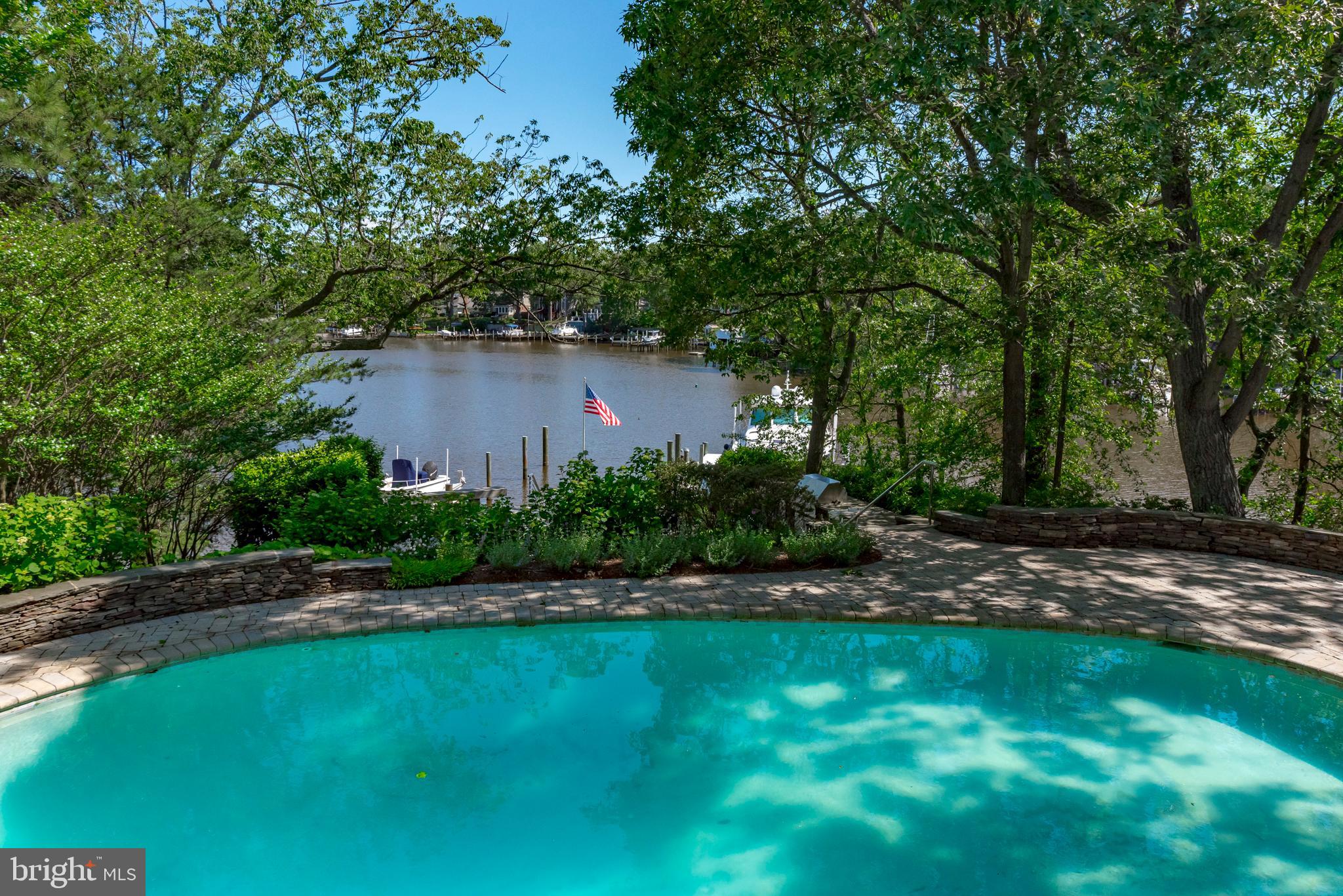 TWIN HARBORS - Residential