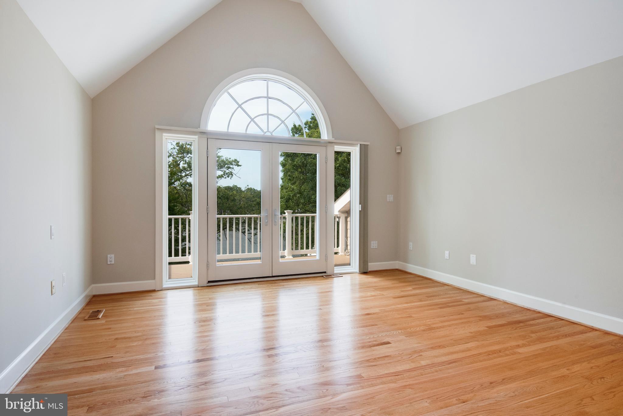 TWIN HARBORS - Residential