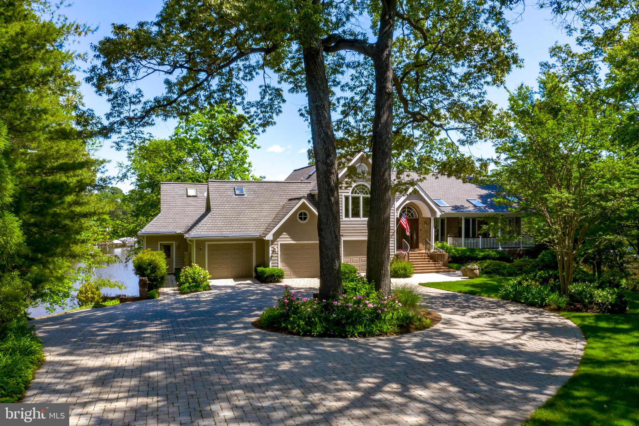 TWIN HARBORS - Residential