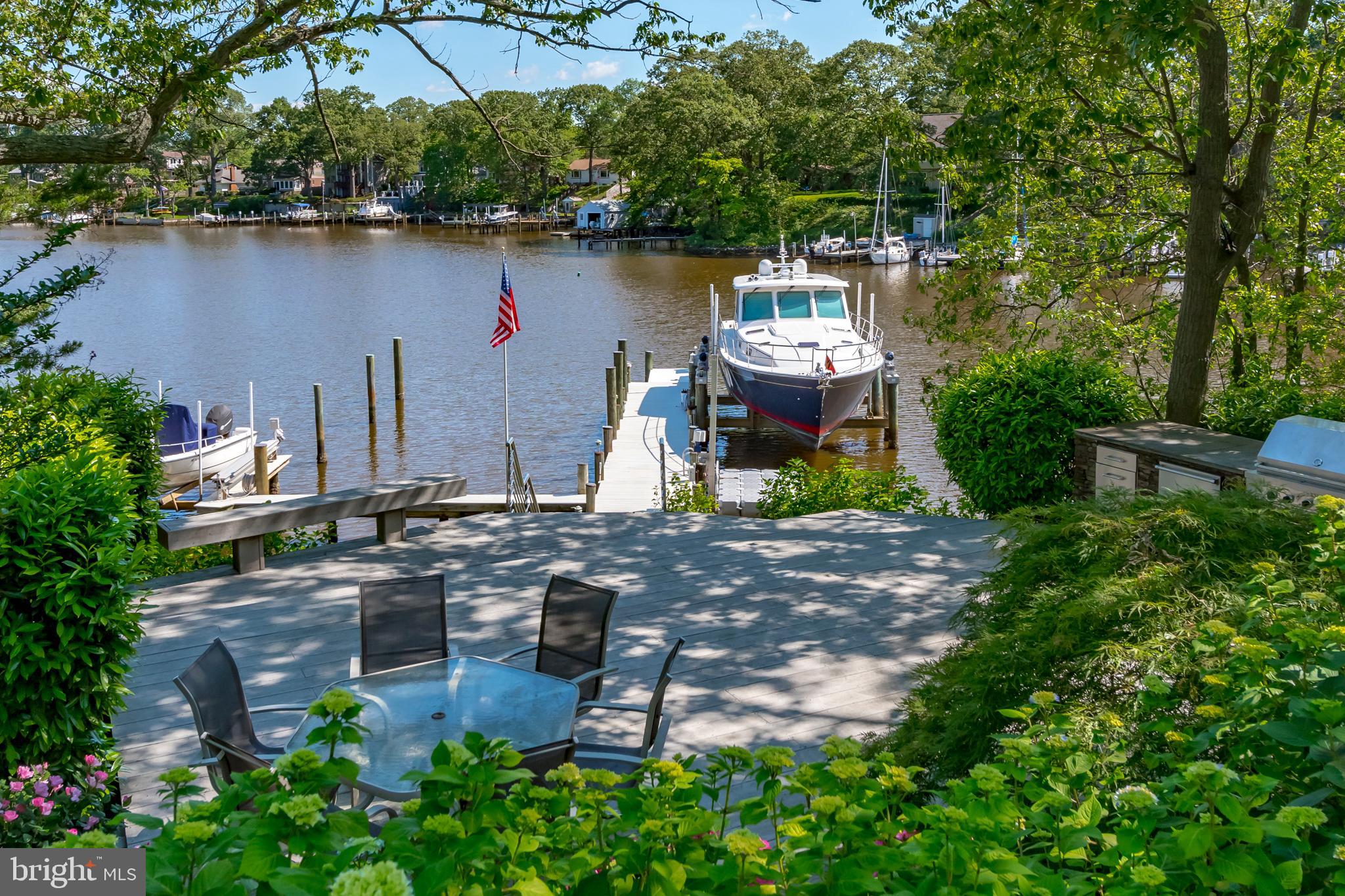 TWIN HARBORS - Residential