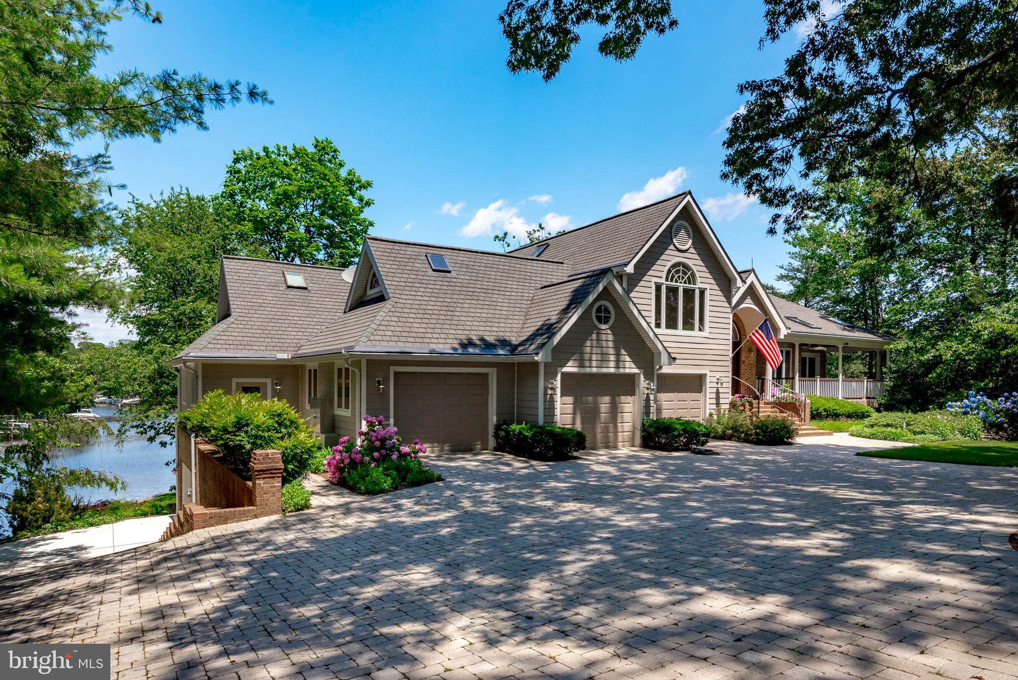 TWIN HARBORS - Residential