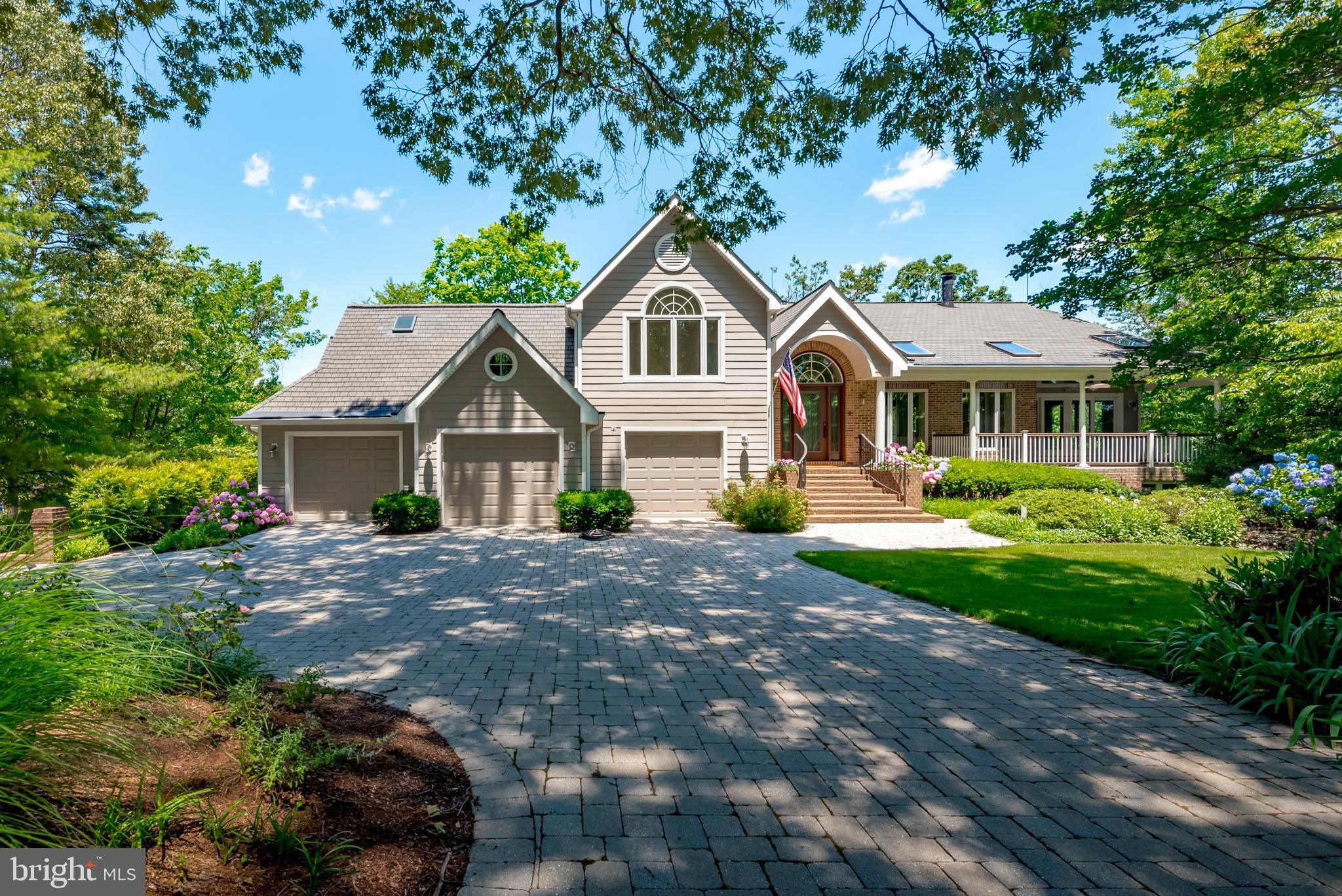 TWIN HARBORS - Residential