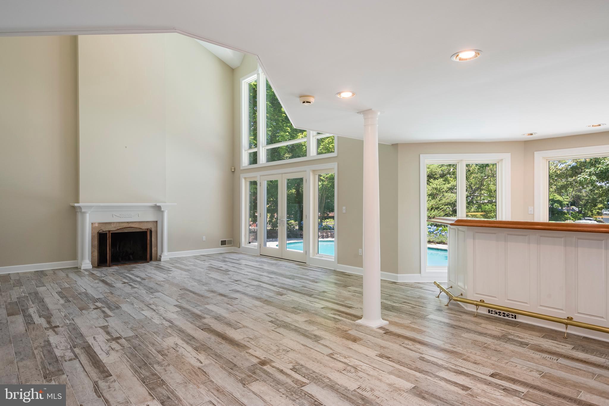 TWIN HARBORS - Residential