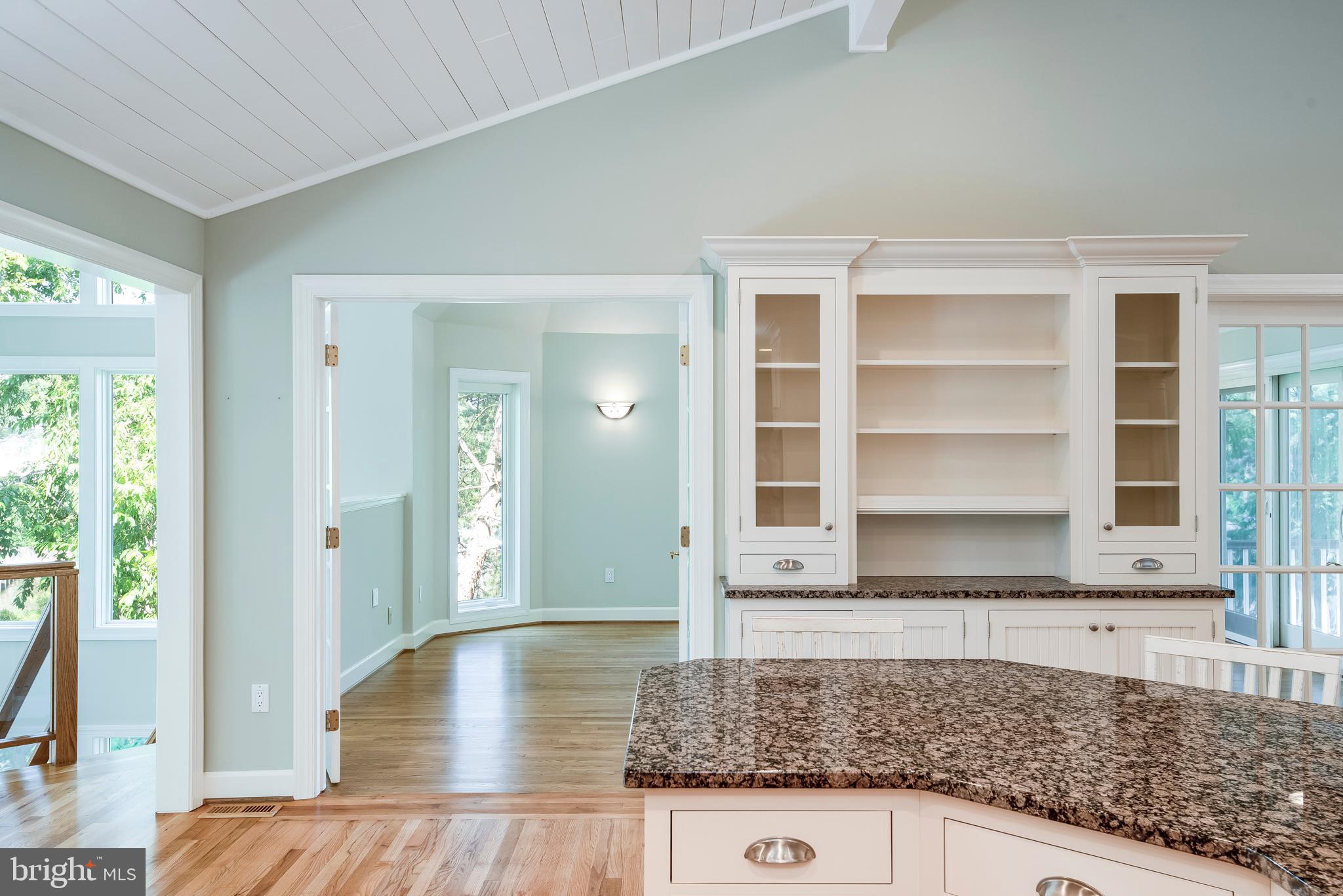 TWIN HARBORS - Residential