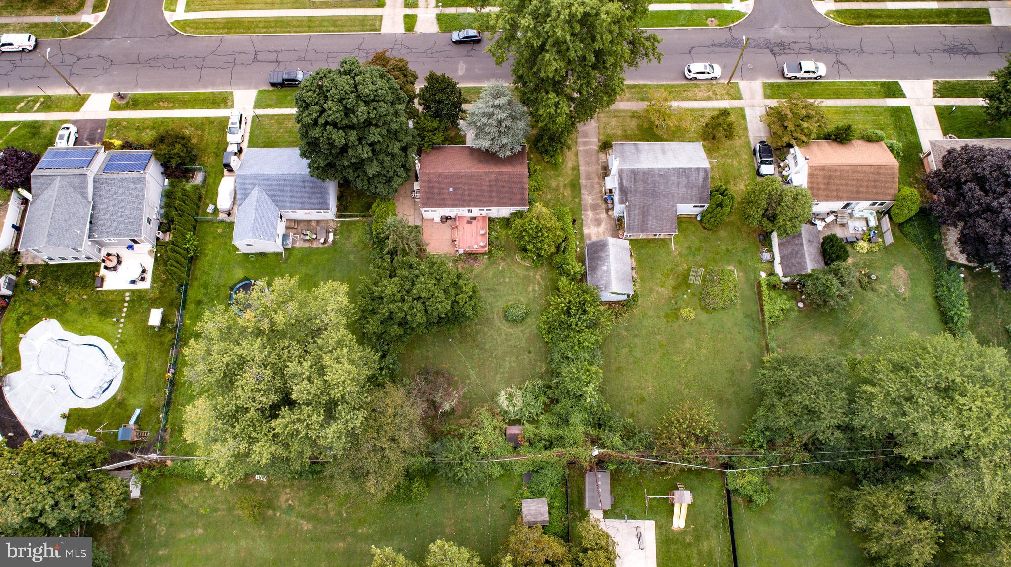 ** Offer deadline is 9/1 at noon **
Welcome to your next chapter in the heart of Penndel Boro. This charming three-bedroom, two-bathroom home offers comfort, convenience, and character in one inviting package. Step inside to find a thoughtfully updated kitchen featuring granite countertops (updated in 2013). A newer roof was added in 2018, and a recently installed furnace with a tankless water heater (2025) ensures year-round efficiency.
Downstairs, a full bathroom has been added to the basement—ideal for guests, hobbies, or a growing household. Outdoors, you’ll appreciate the extensive landscaping both front and back, It’s perfect for quiet mornings or weekend barbecues.
The home is surrounded by essential lifestyle amenities. Just a stone’s throw away, you'll find Langhorne train station for easy commuting, Delaware Park for fresh air and fun, and convenient shopping at a nearby supermarket. High school students can attend Neshaminy High School, located just a few minutes away.
Whether you're starting out, sizing down, or just ready for something new, this welcoming home merges function with thoughtful style. And remember, they say location is everything—this one truly delivers. Take a look for yourself and see how comfortably life can unfold here.
Home is being sold "As Is"