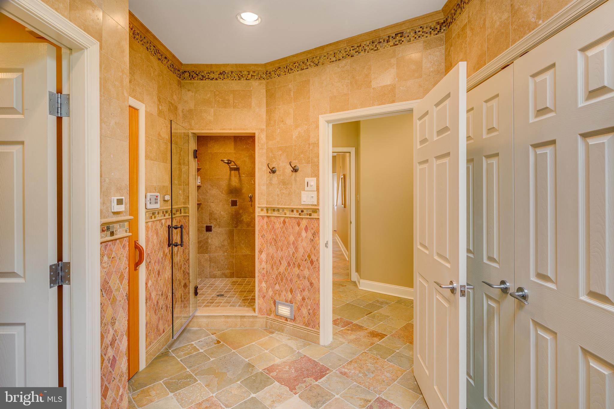 COUNTRYVIEW - Residential