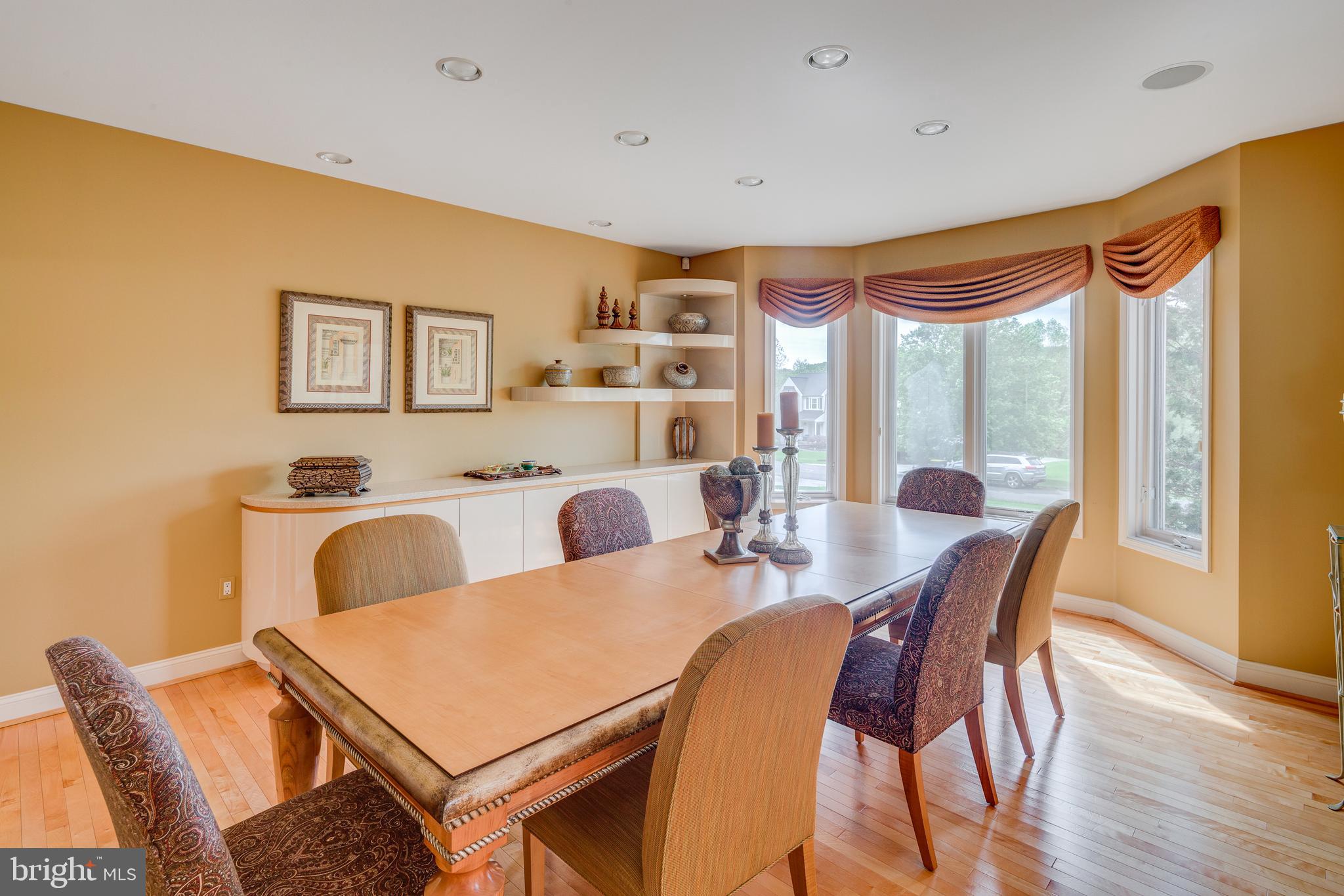 COUNTRYVIEW - Residential