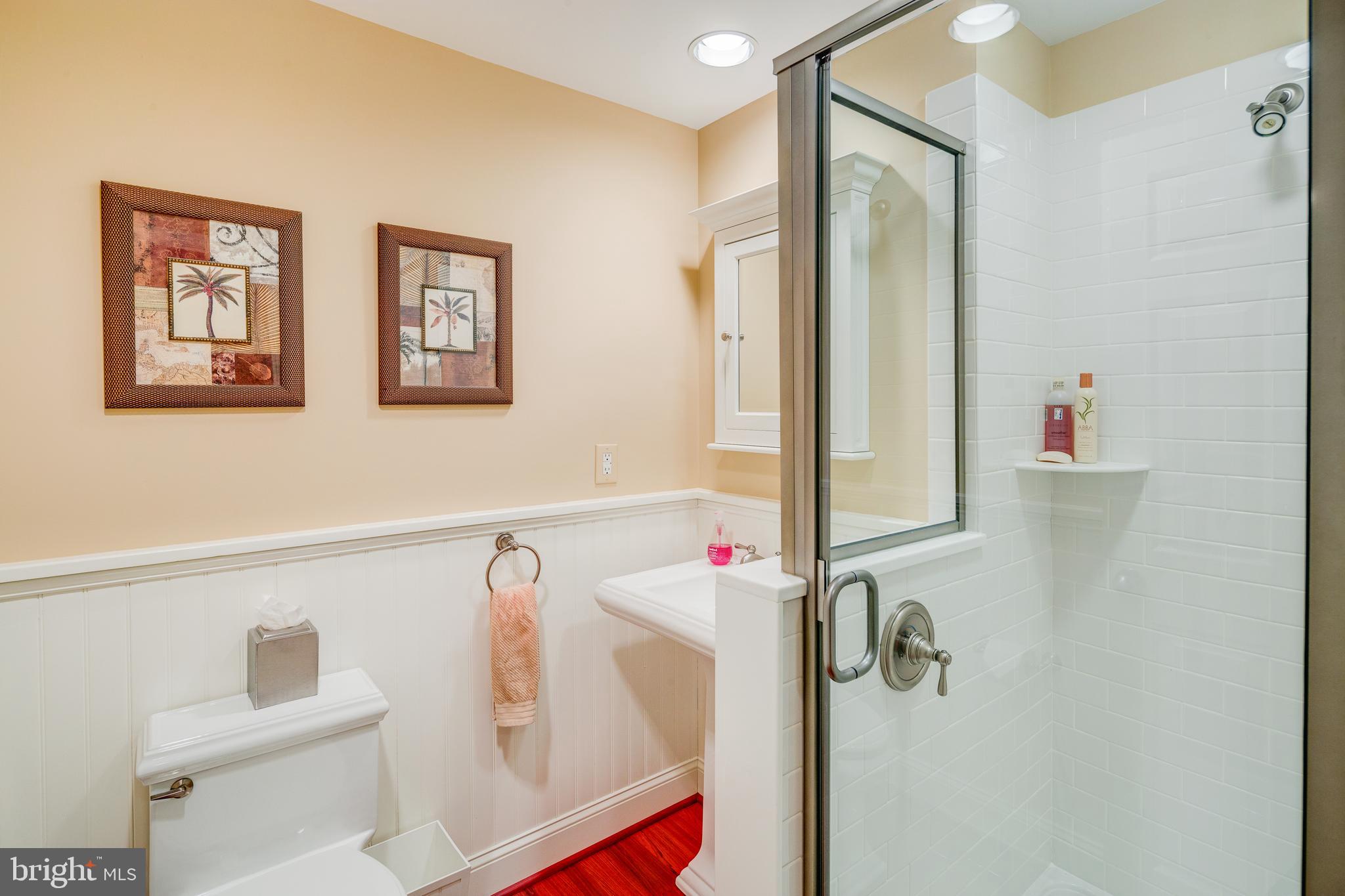 COUNTRYVIEW - Residential