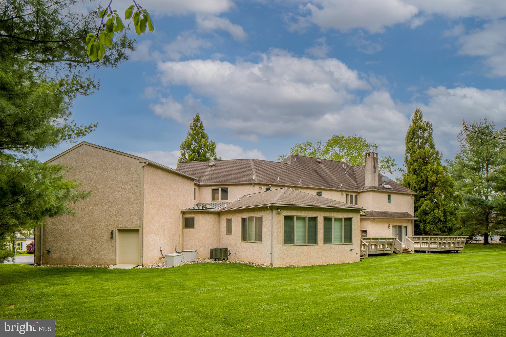 COUNTRYVIEW - Residential