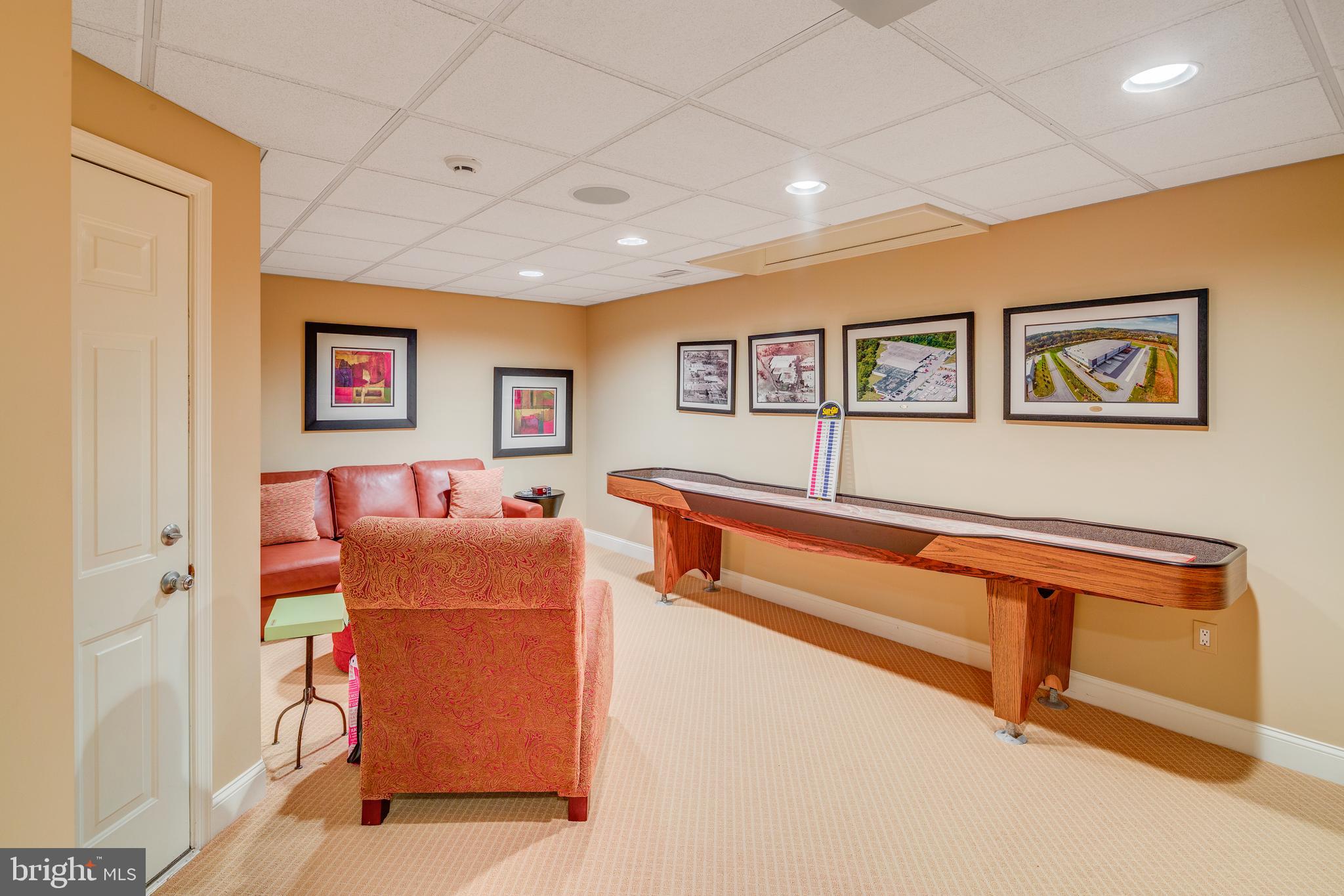 COUNTRYVIEW - Residential