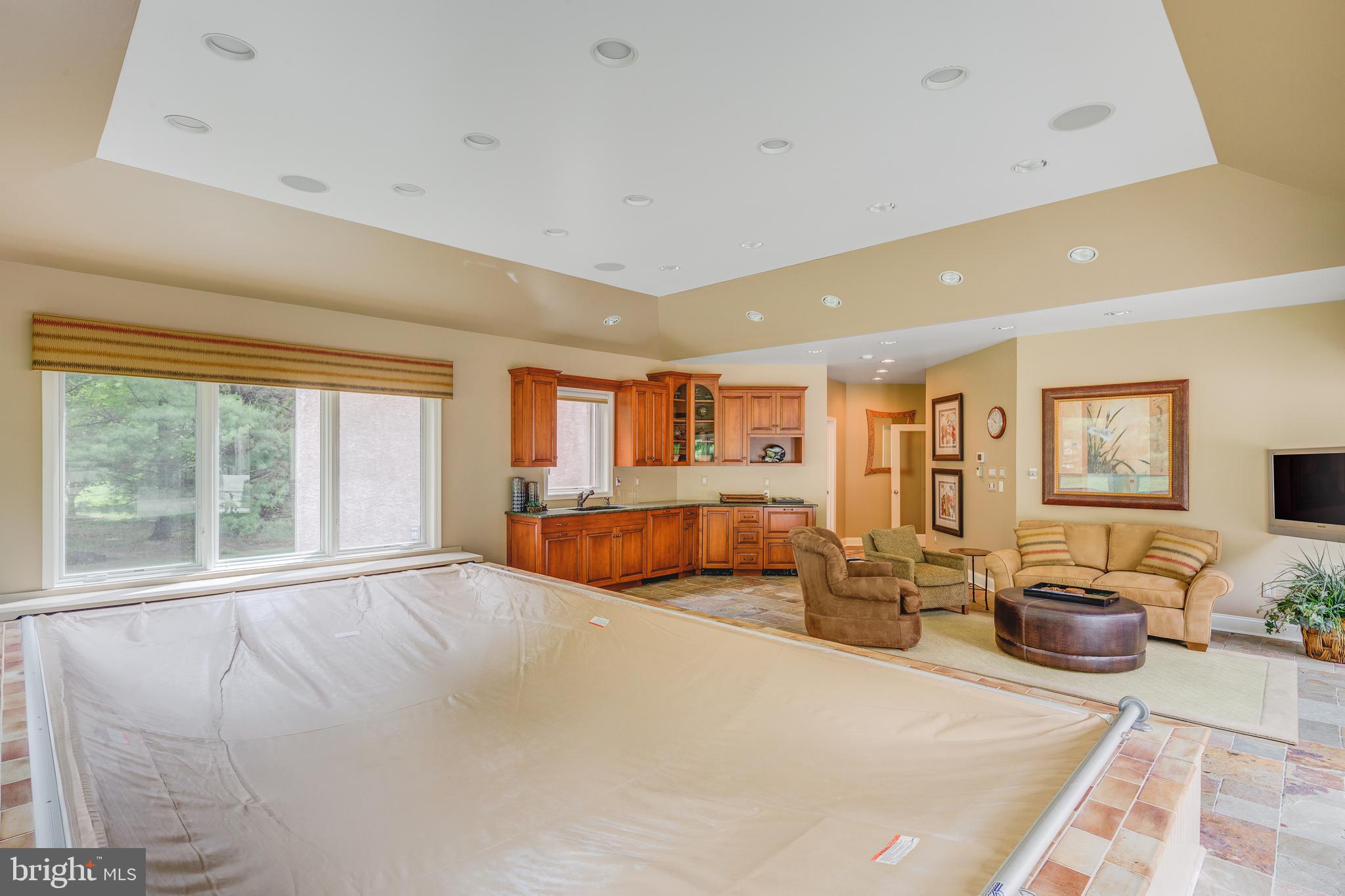 COUNTRYVIEW - Residential