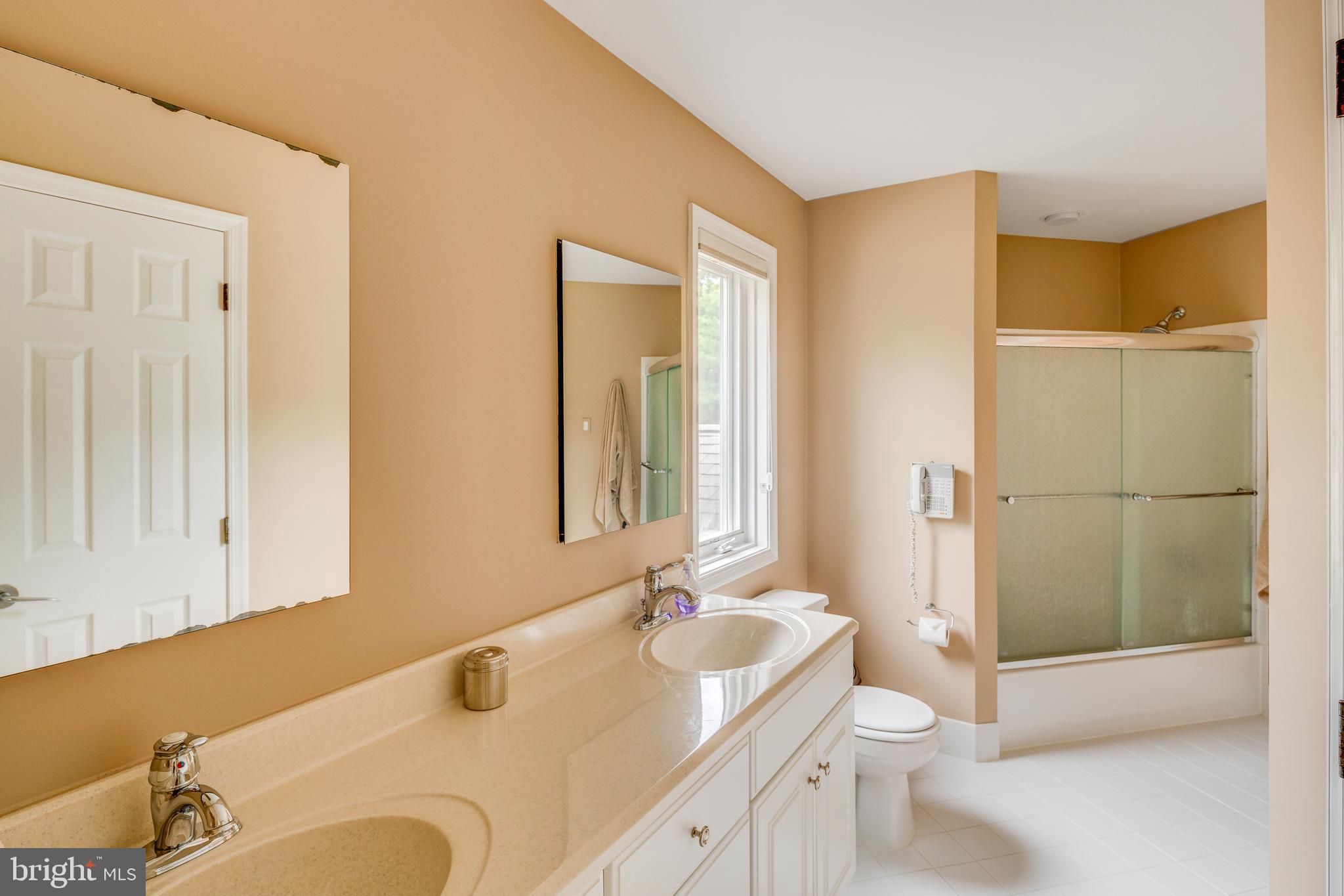 COUNTRYVIEW - Residential