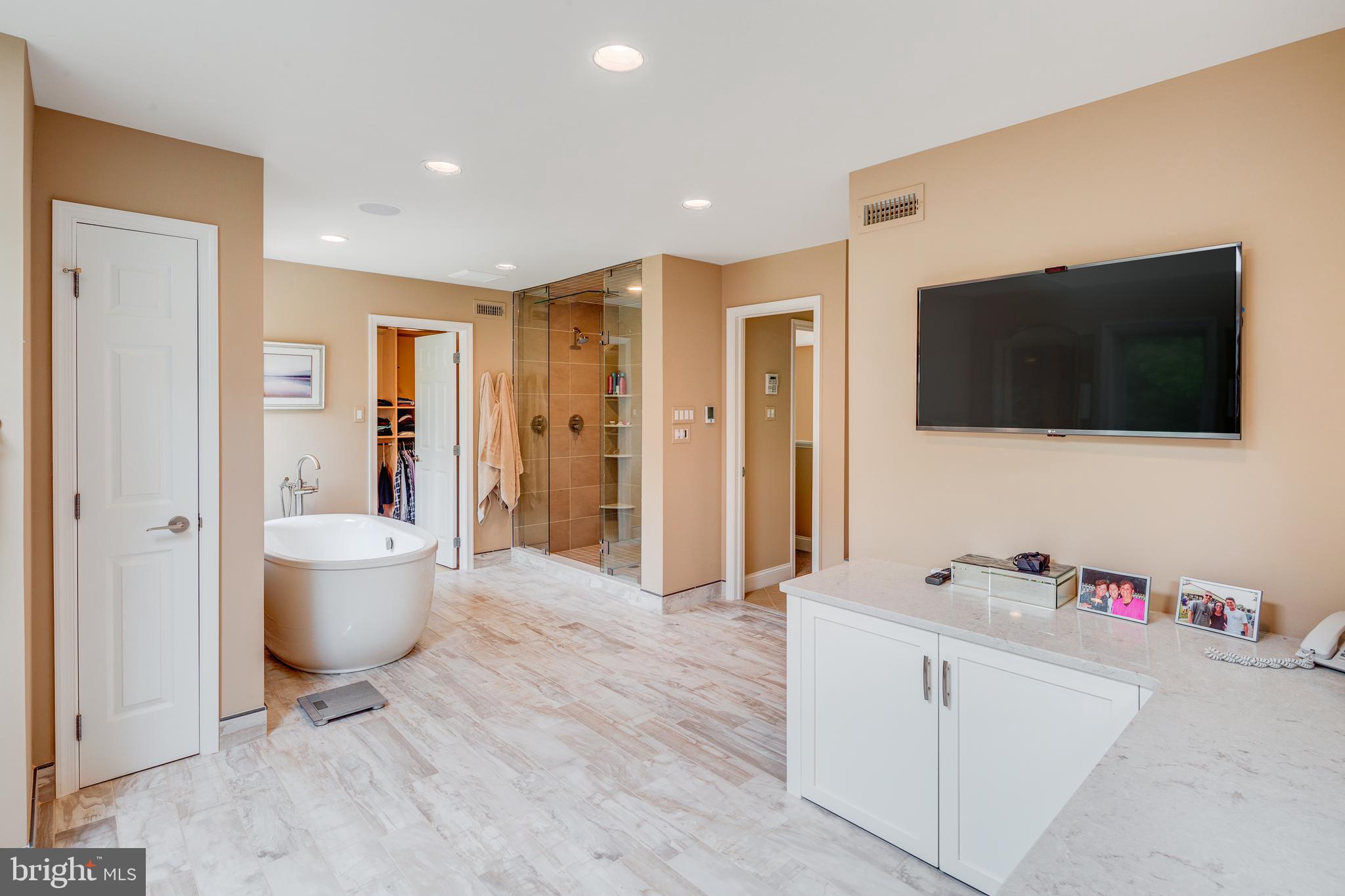 COUNTRYVIEW - Residential