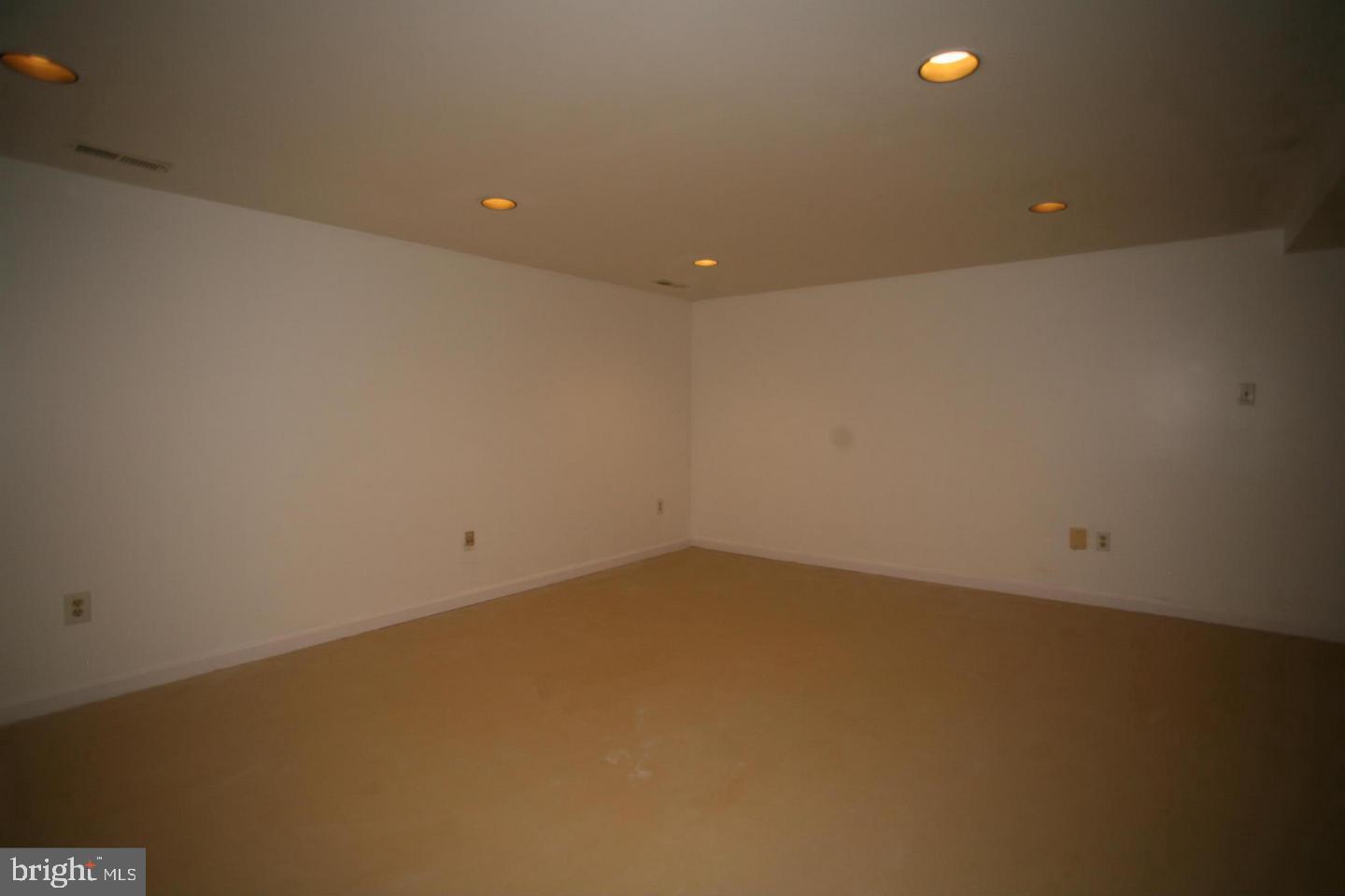 SANDRIDGE - Residential Lease