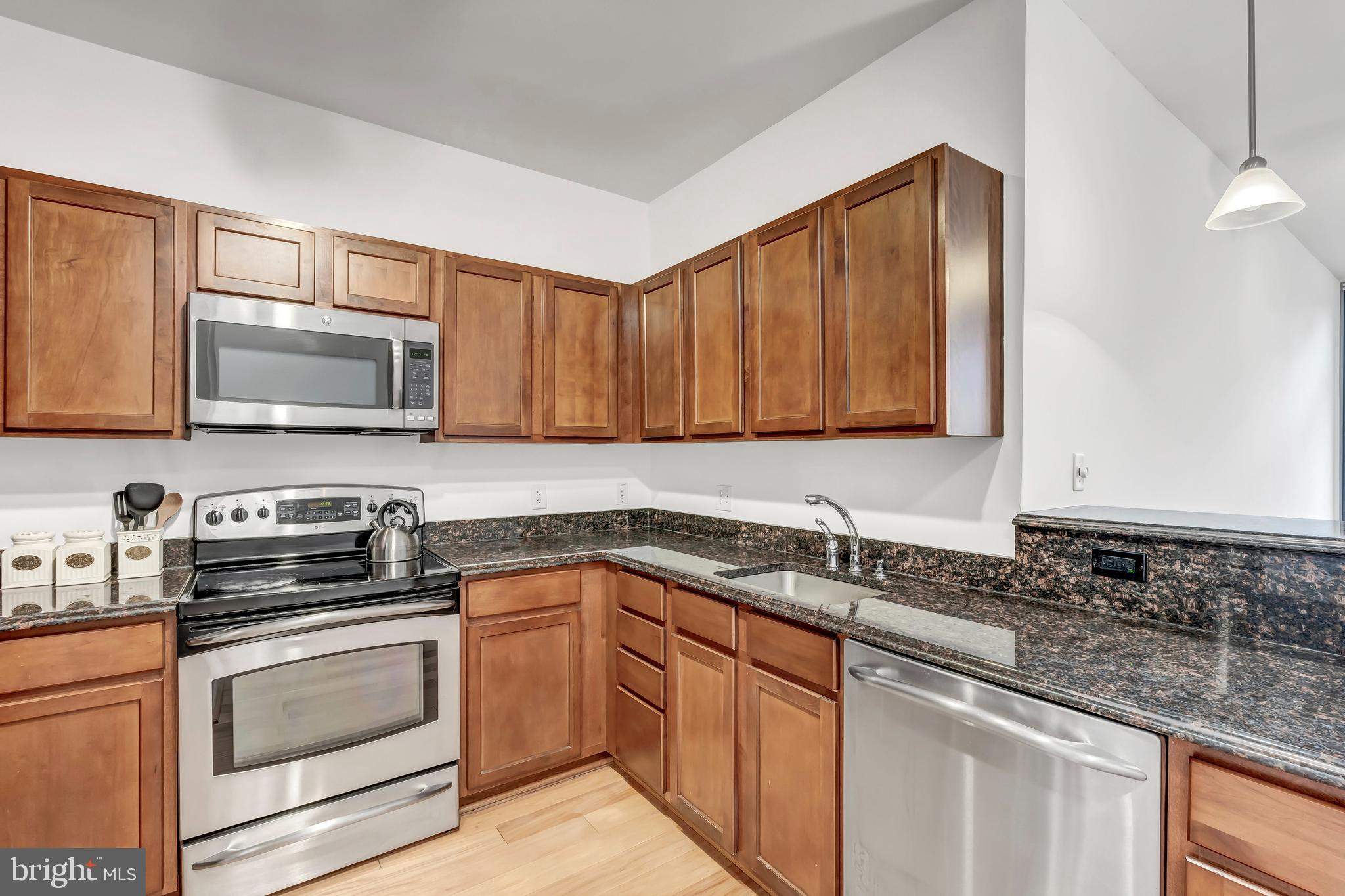 HYATTSVILLE - Residential