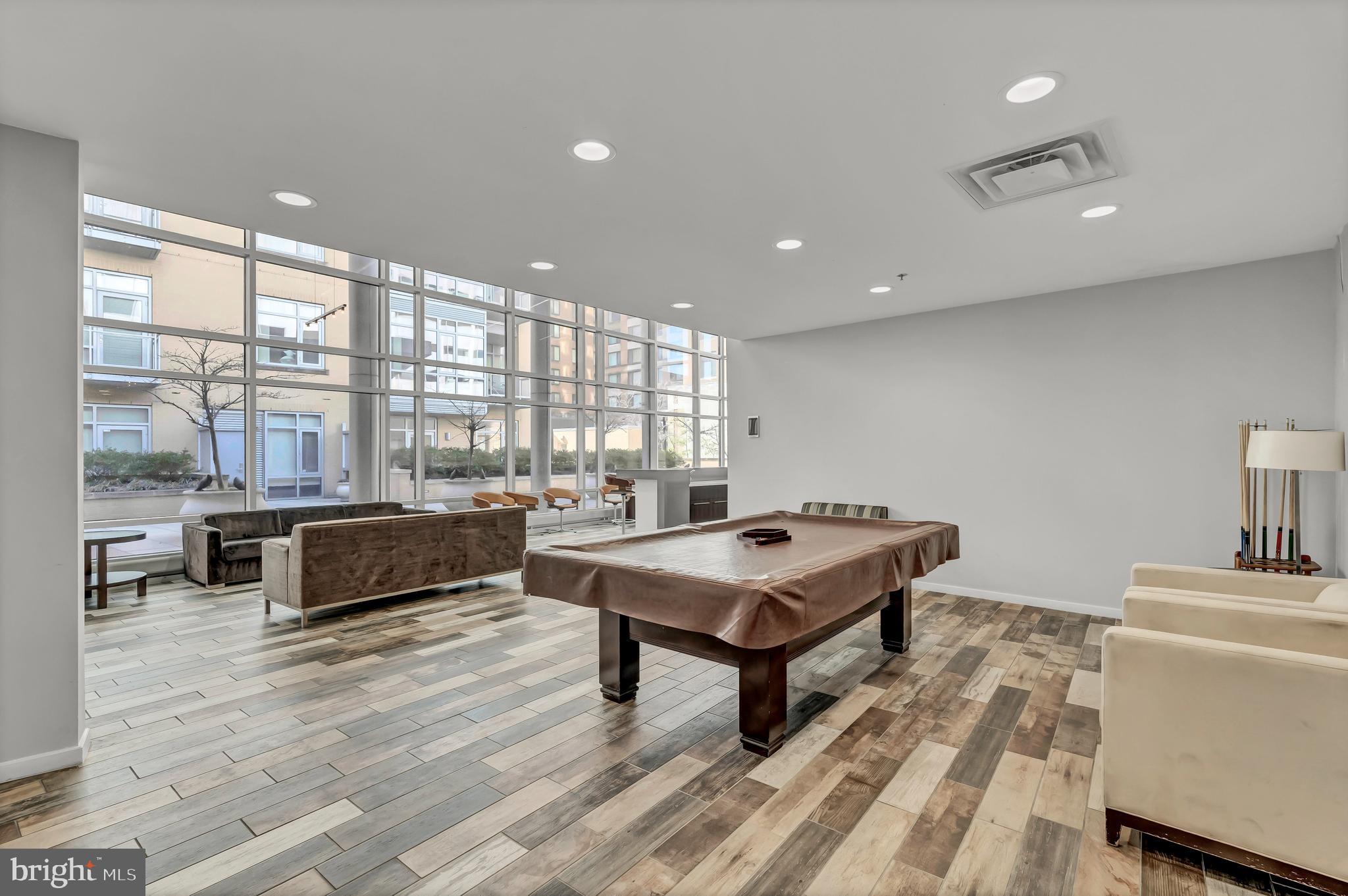 HYATTSVILLE - Residential