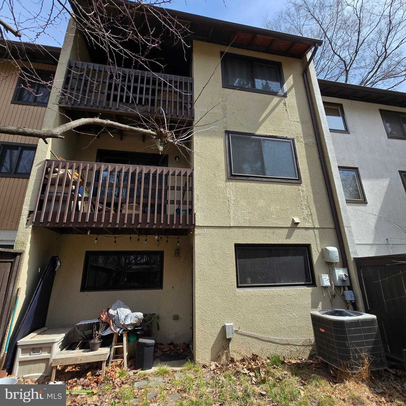 RESTON - Residential