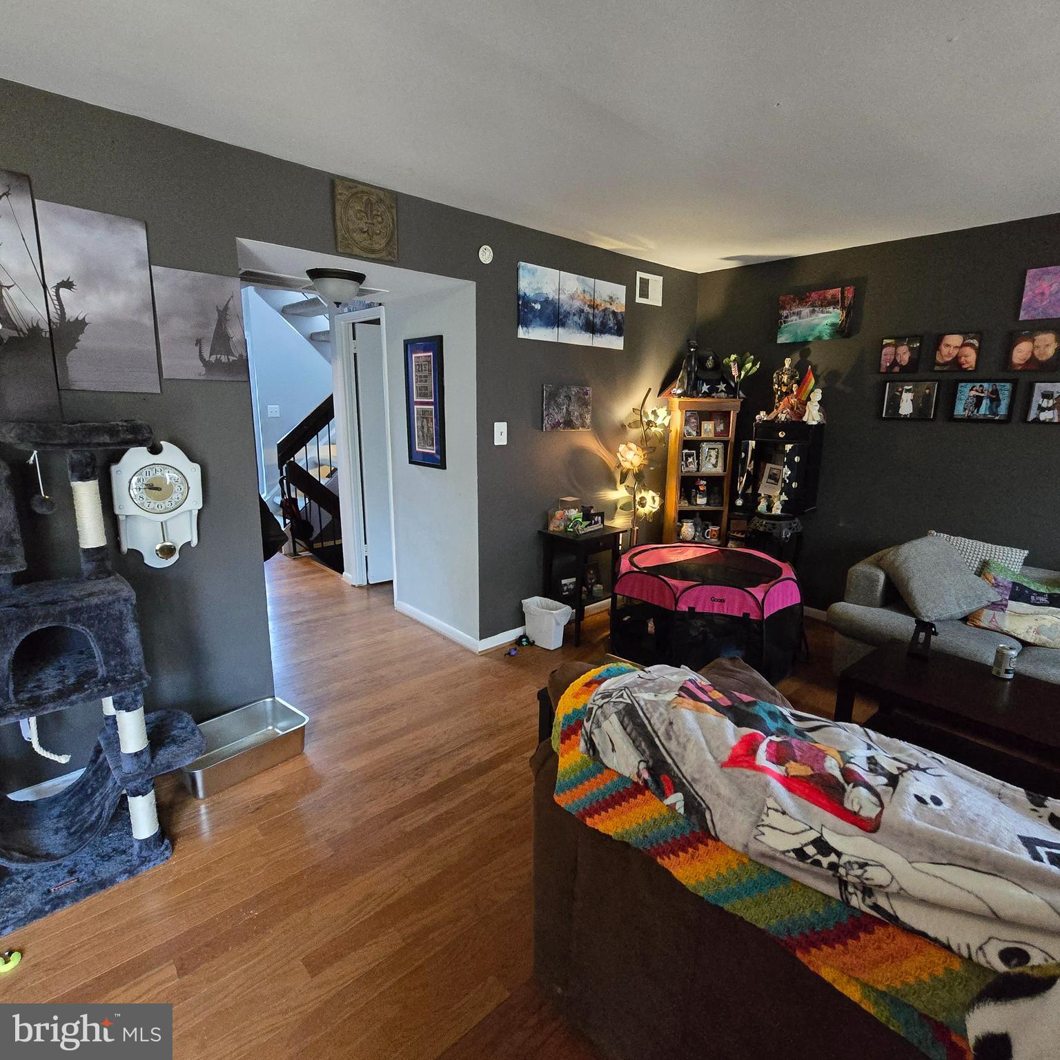 RESTON - Residential